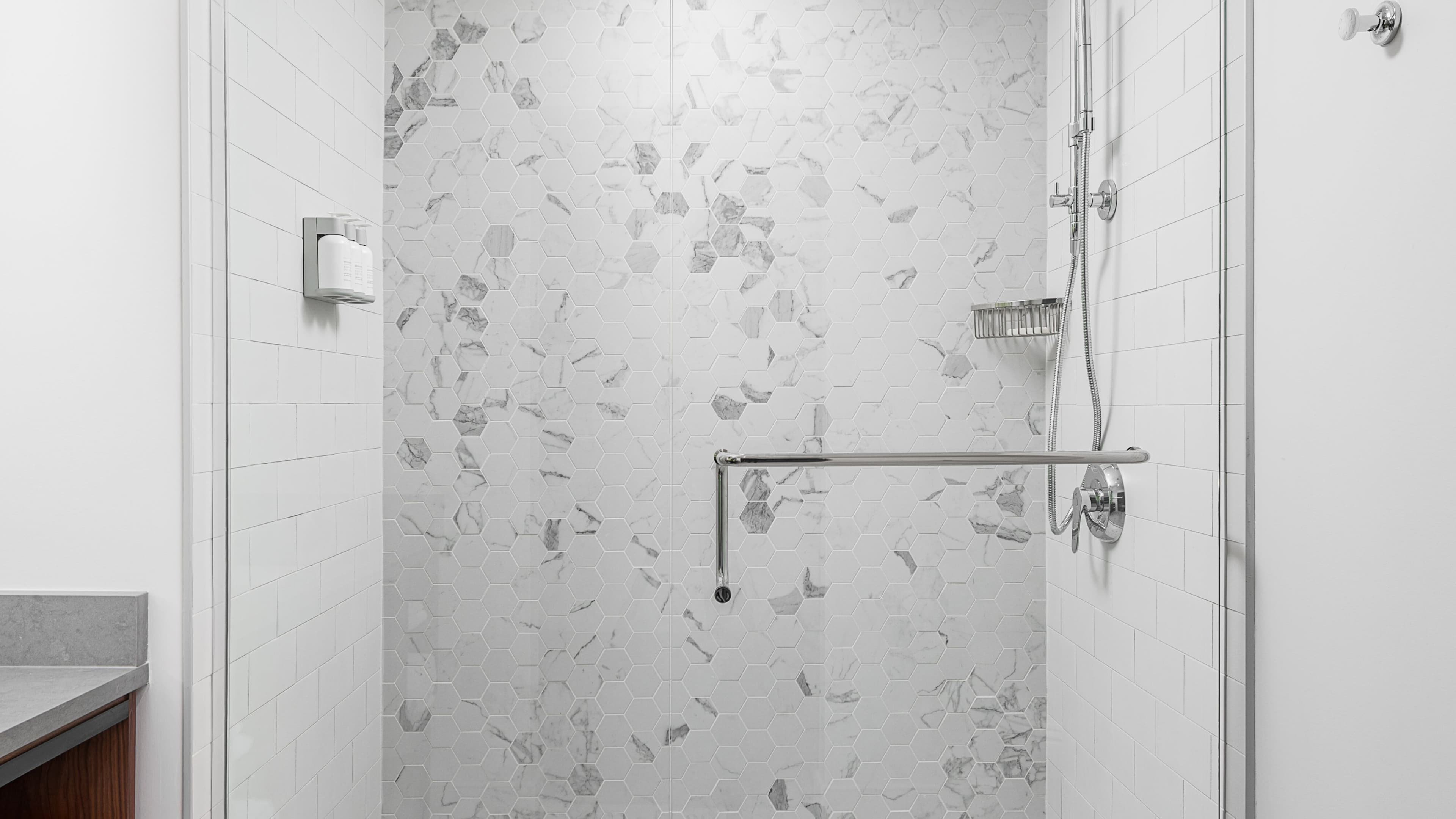 Guestroom One King Bed - Image 11