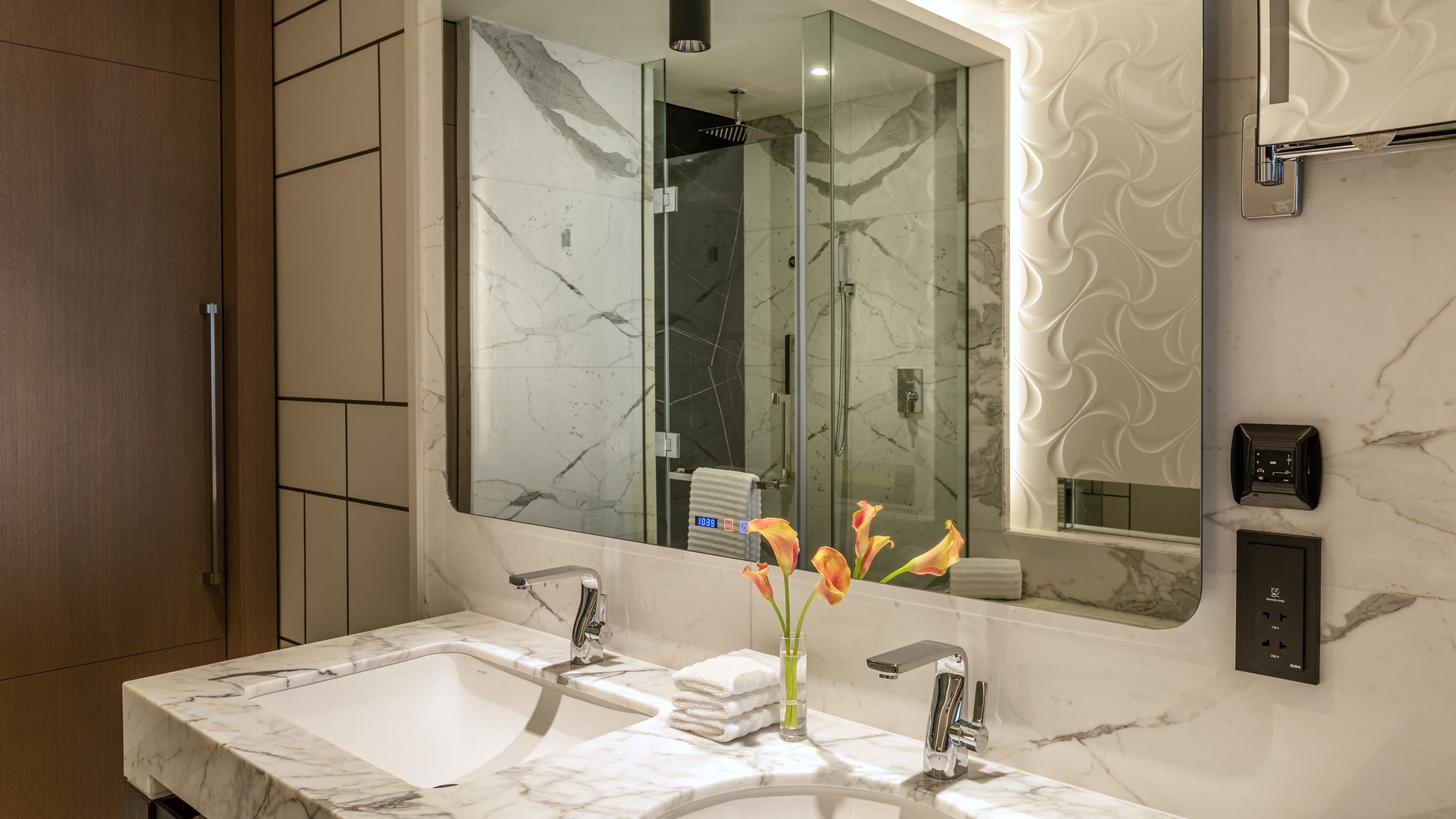 Deluxe Guest room - Image 3