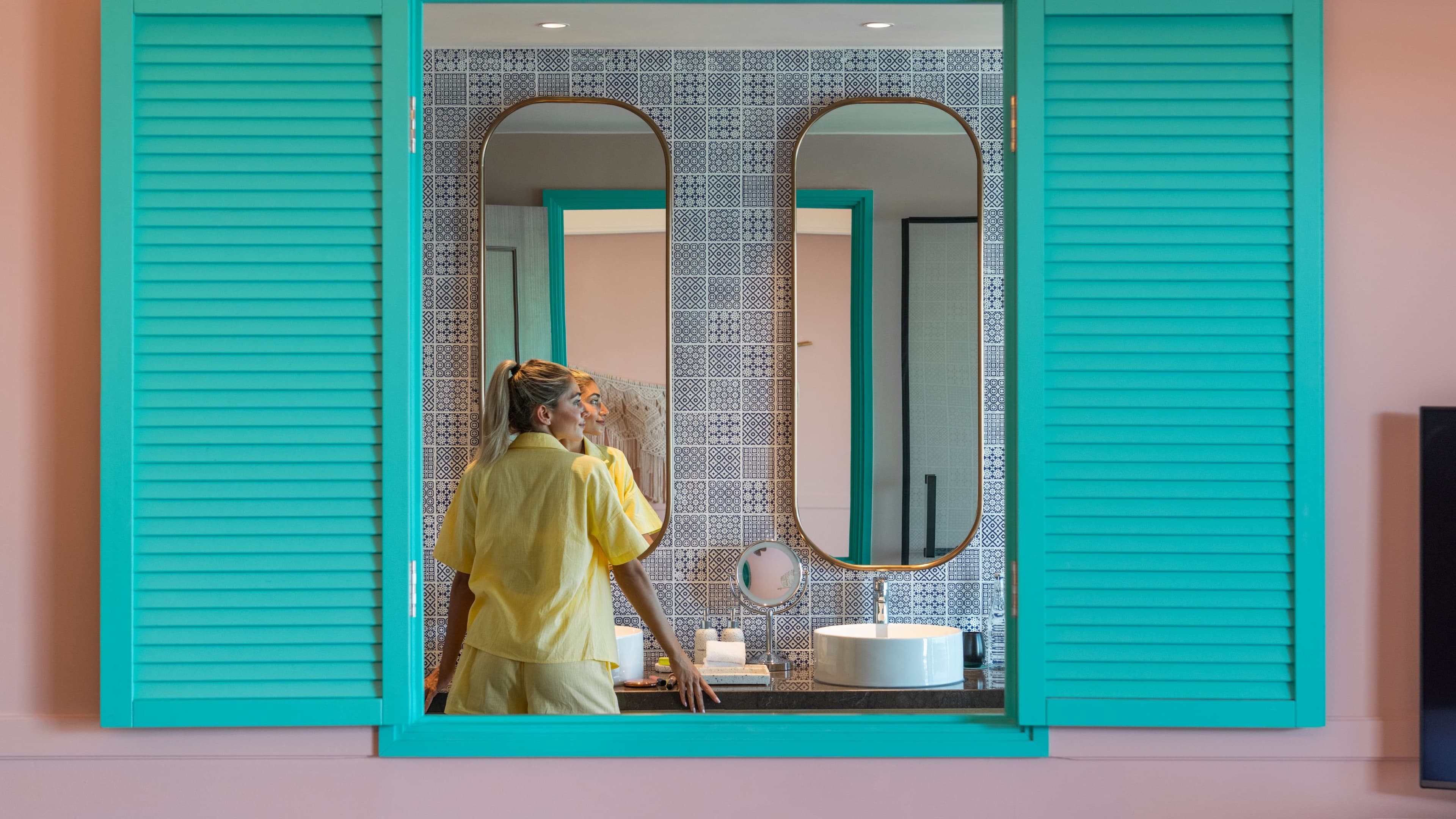 Sunrise Overwater Villa - Image 4