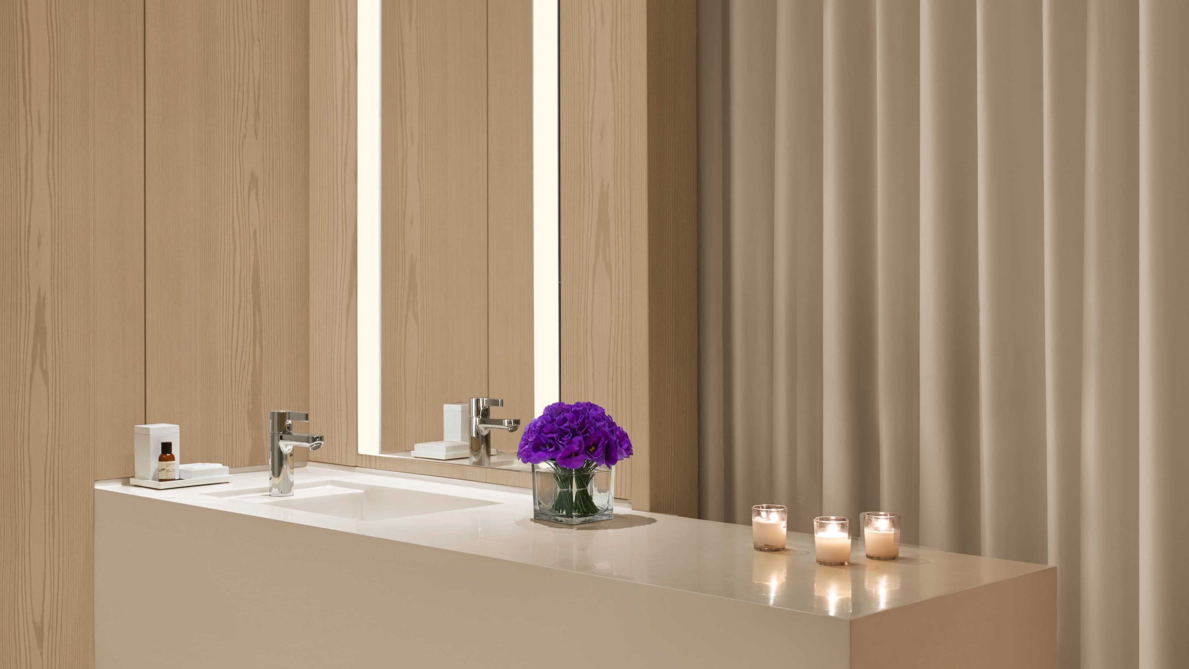 Deluxe City View - Image 2