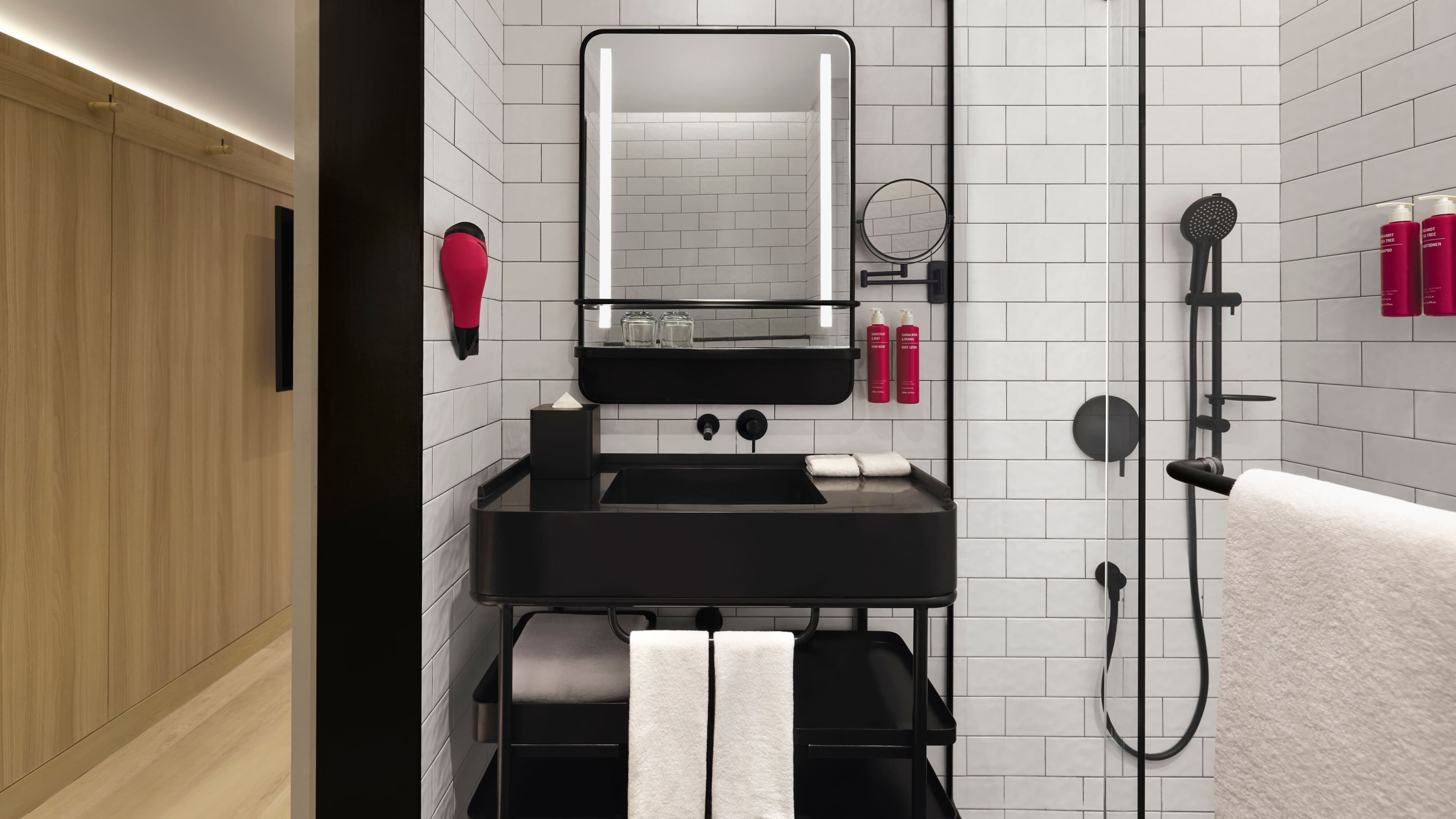 Moxy Queen - Image 2