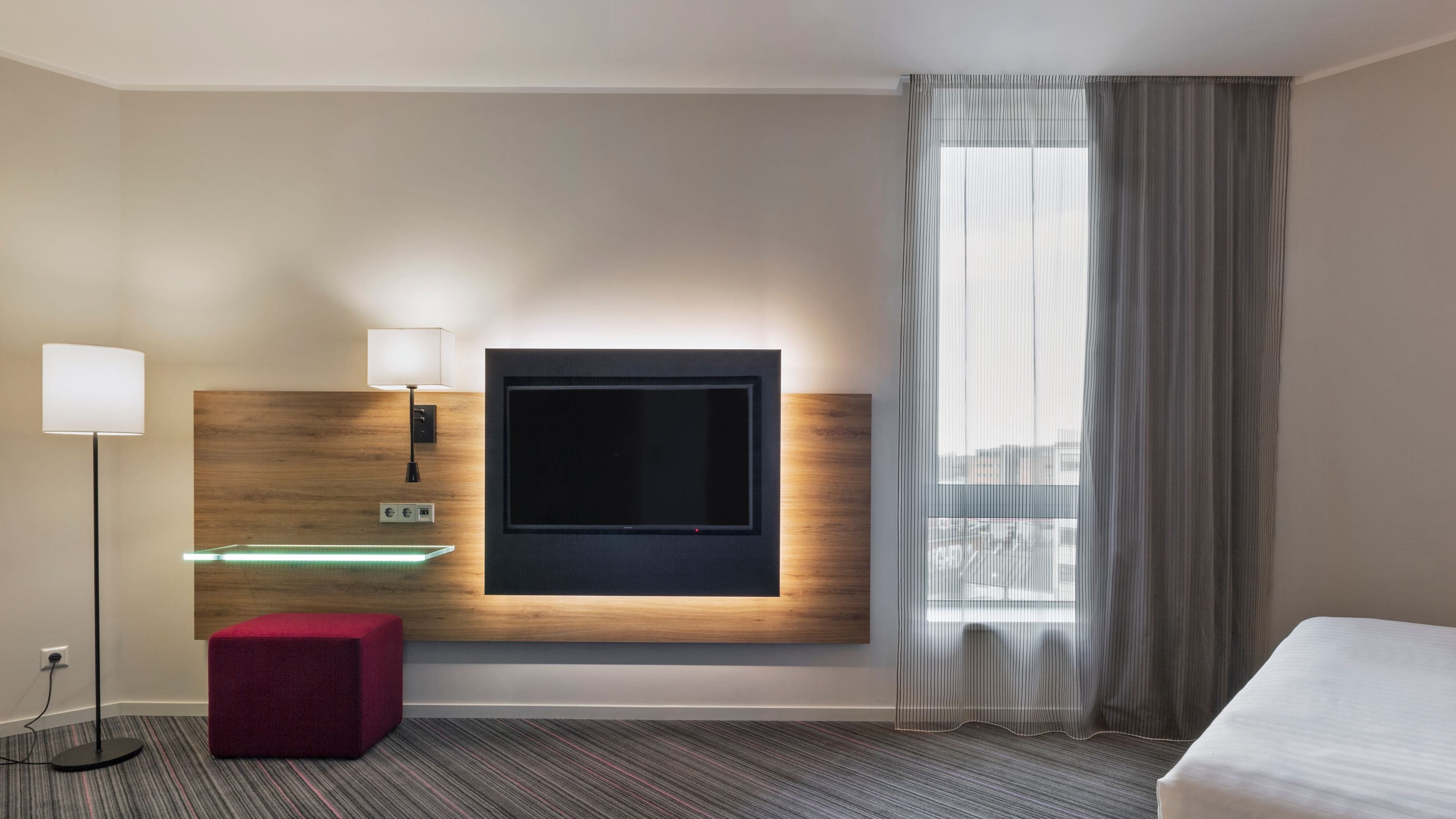 Moxy Queen Sleeper - Image 6