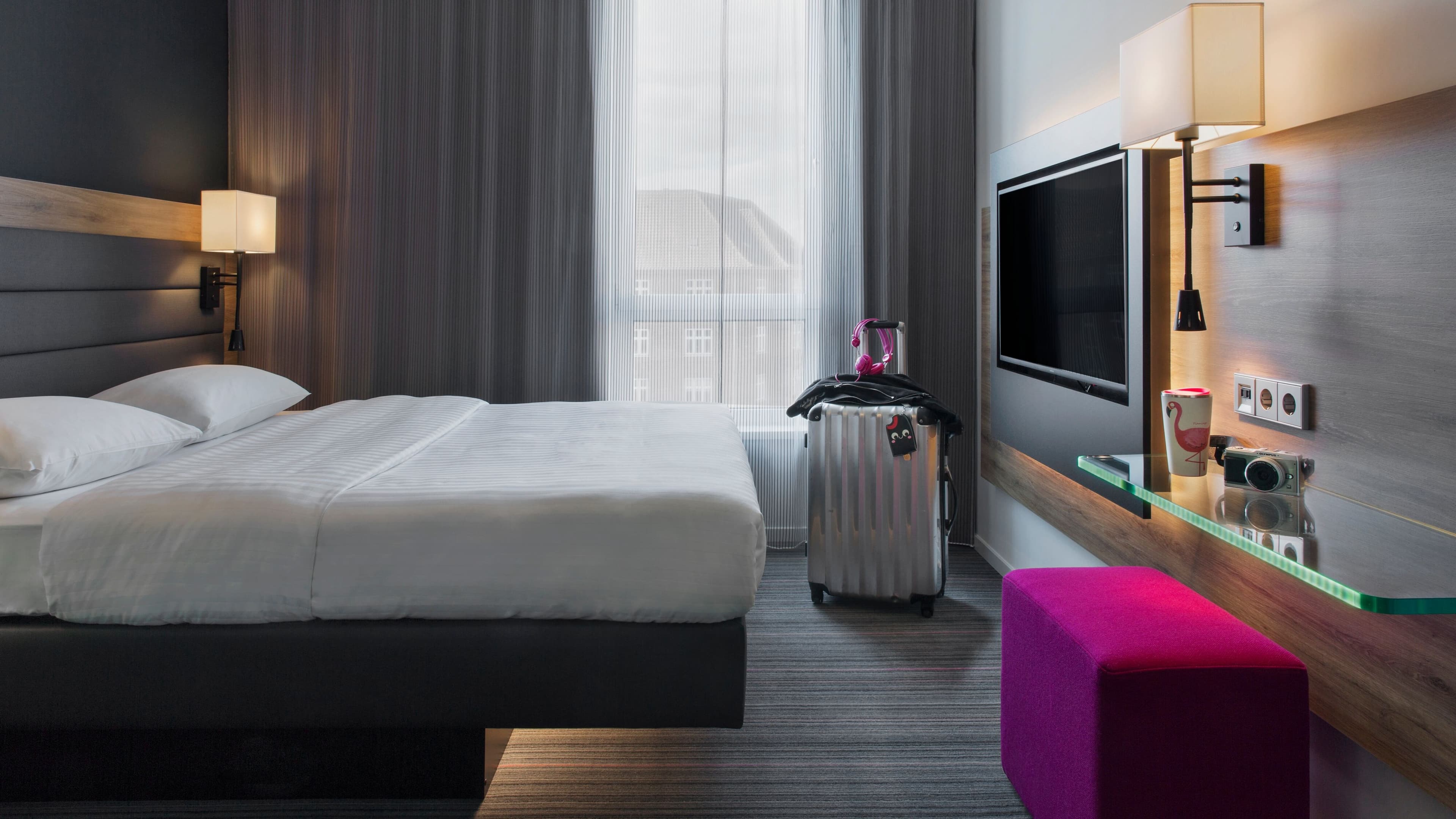 Moxy Queen Sleeper - Image 1