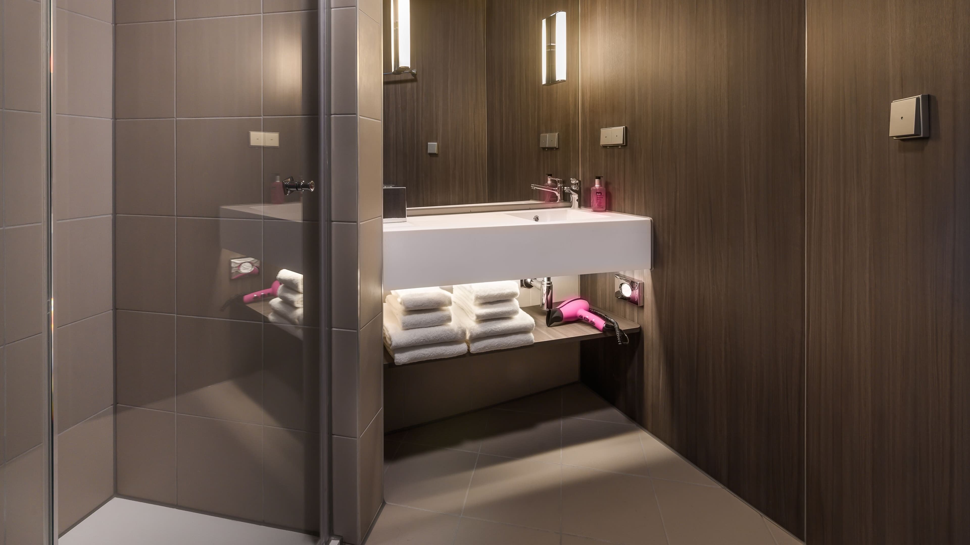 Moxy Queen Sleeper - Image 4