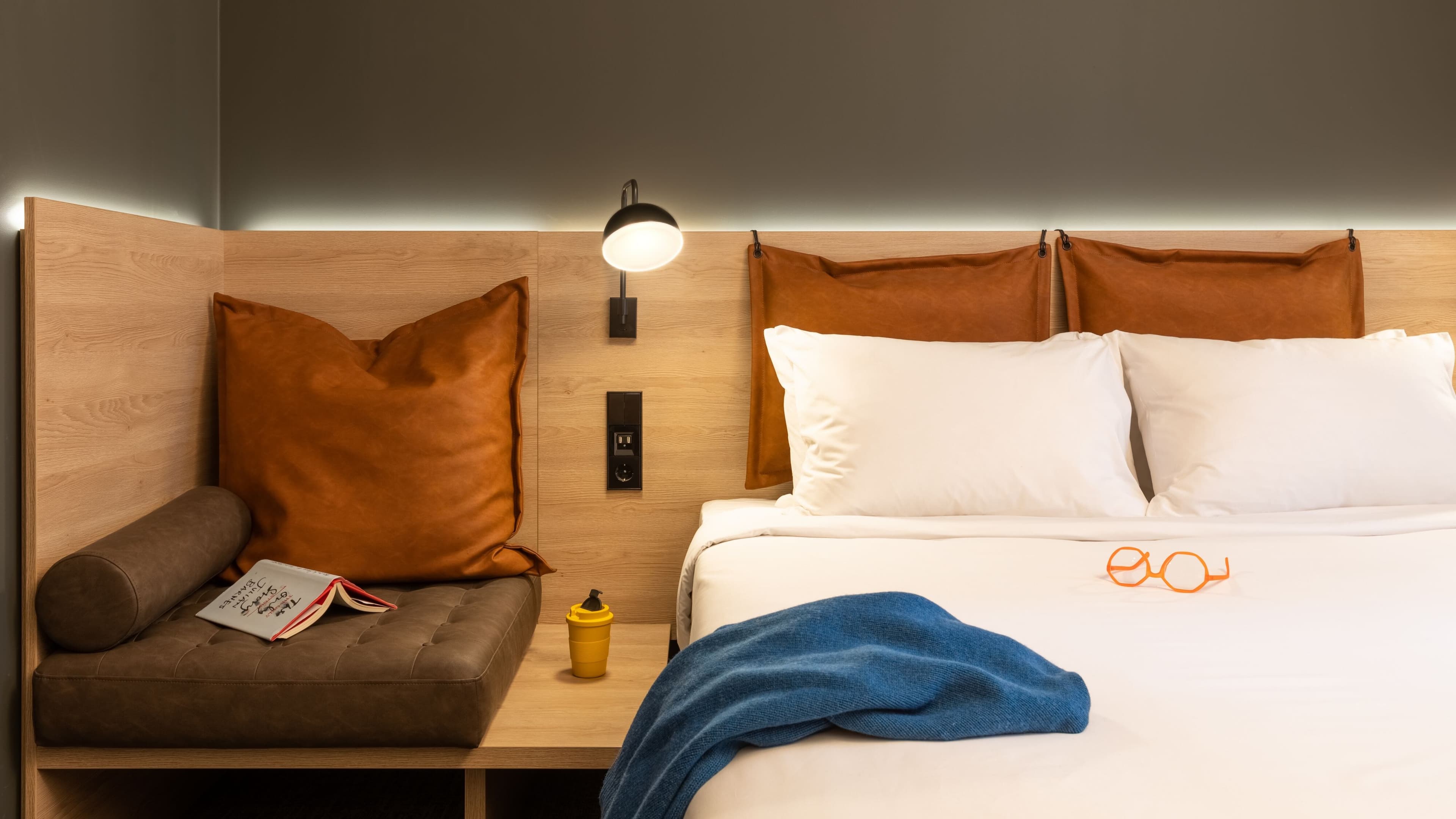 Moxy Queen Sleeper - Image 12