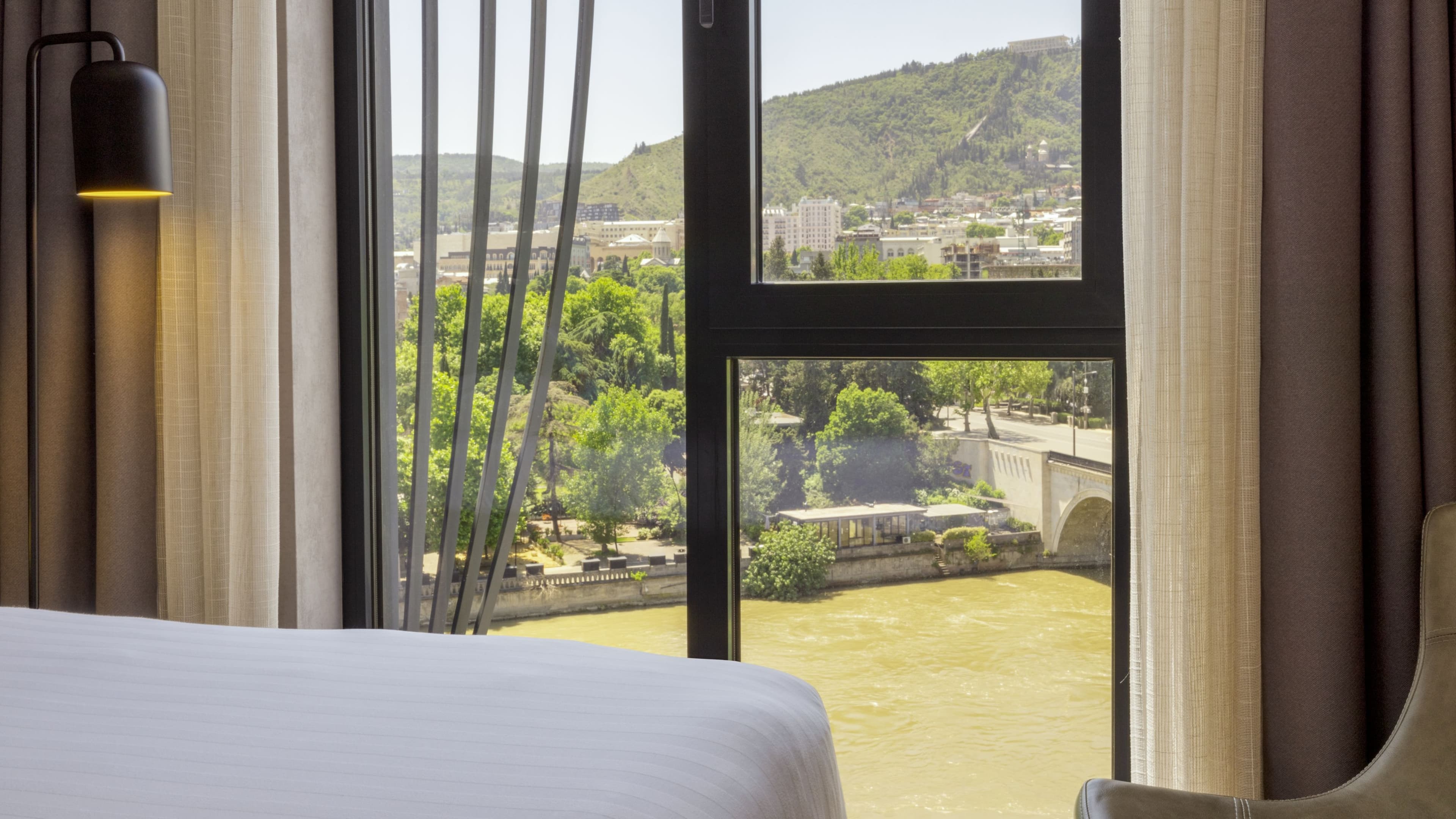 Moxy Sleeper - Image 4