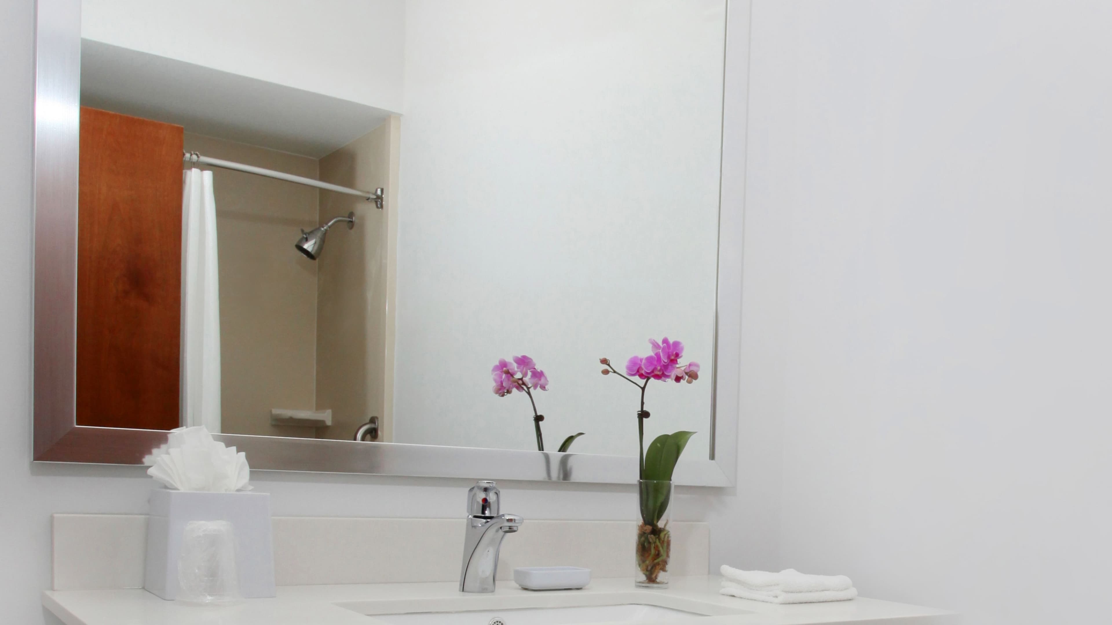 Standard King Room - Image 4