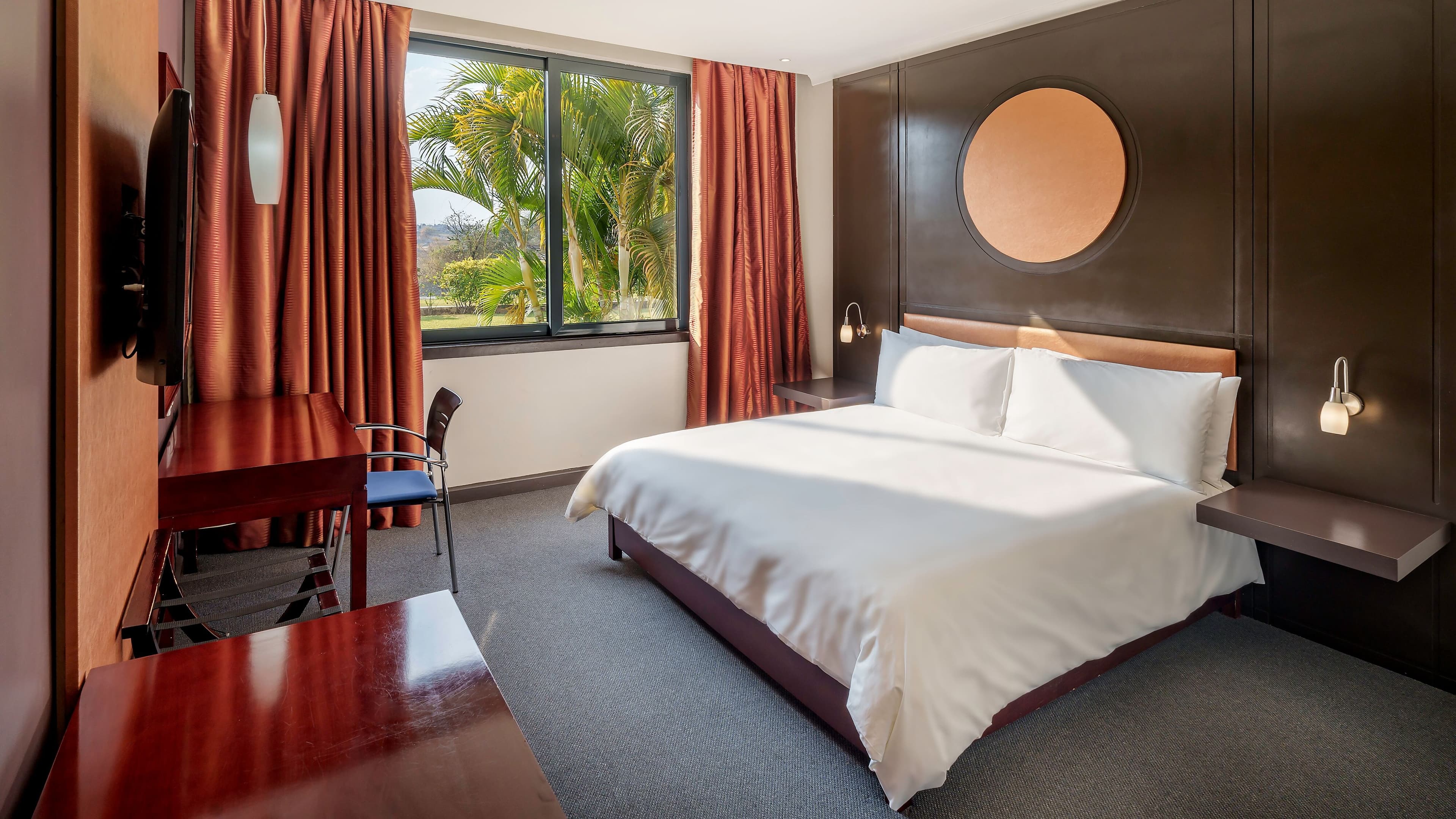 Deluxe Guest room - Image 3