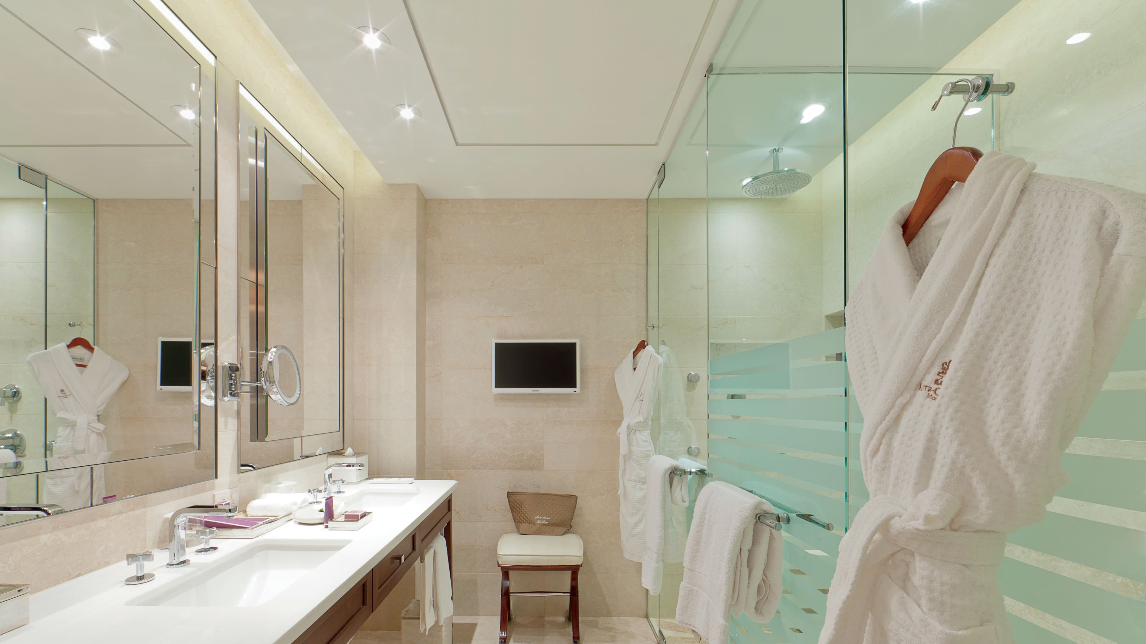 Deluxe King - Image 3