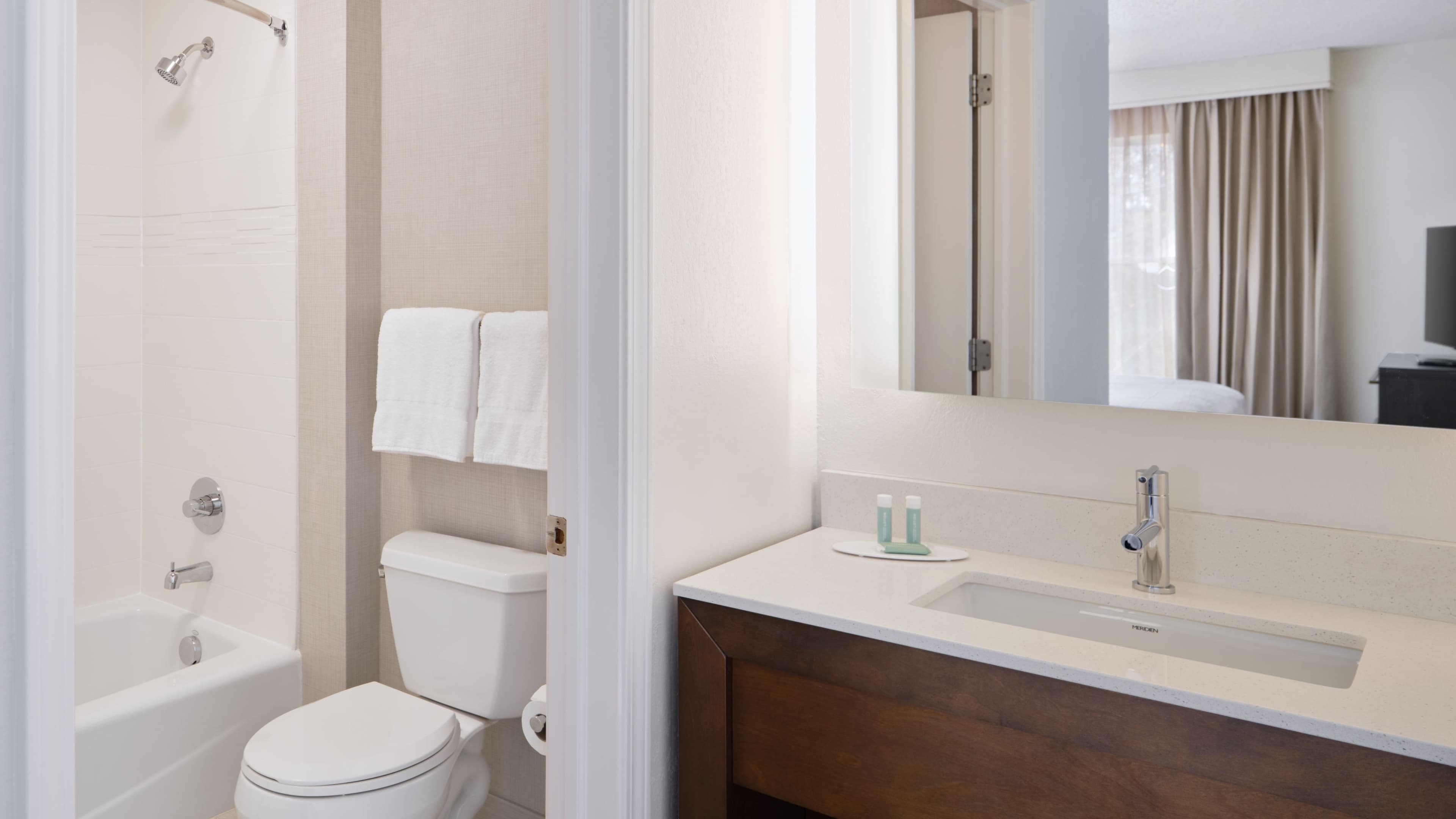 1 Bedroom Suite - Image 6