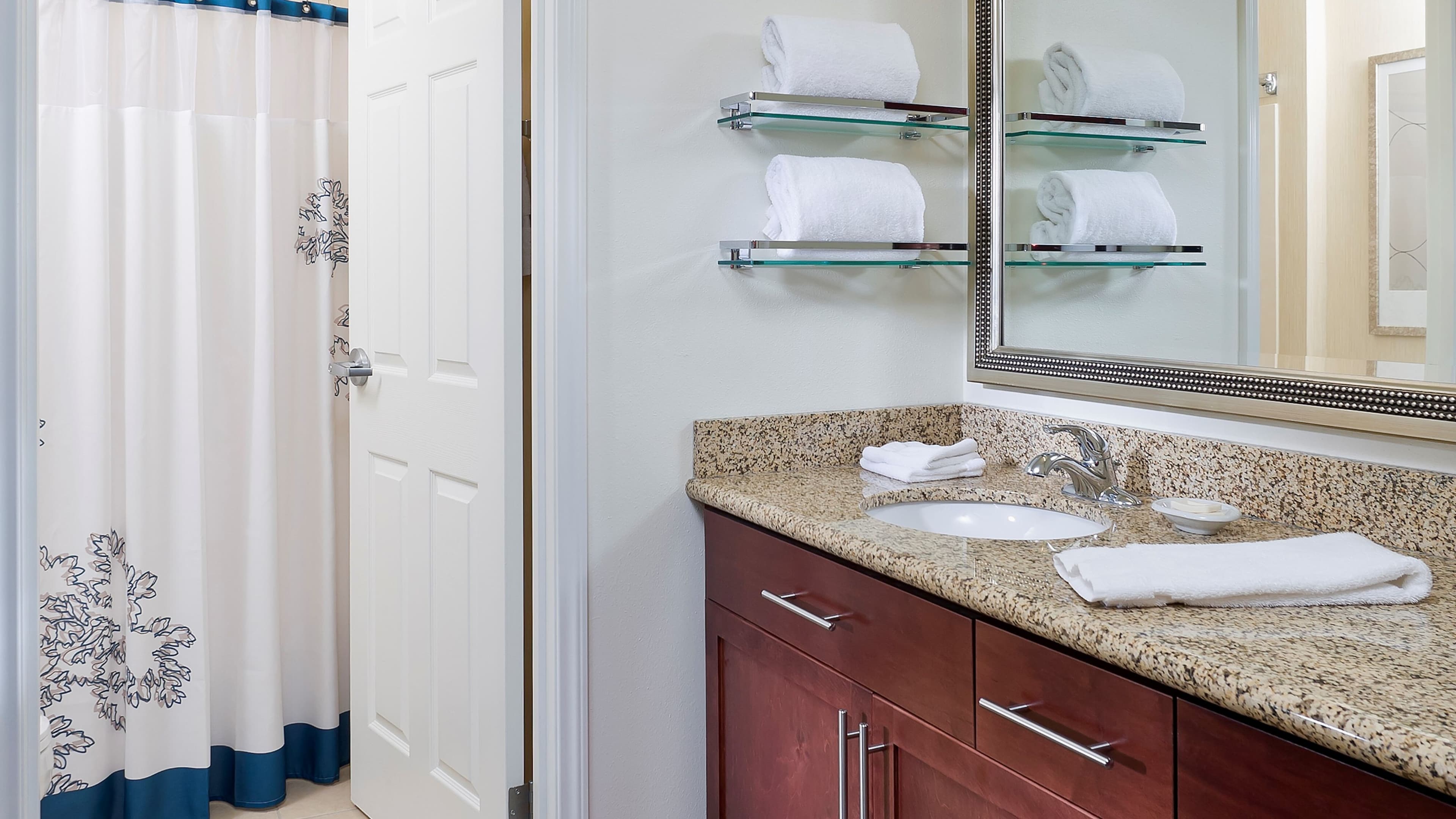 1 Bedroom Suite - Image 5