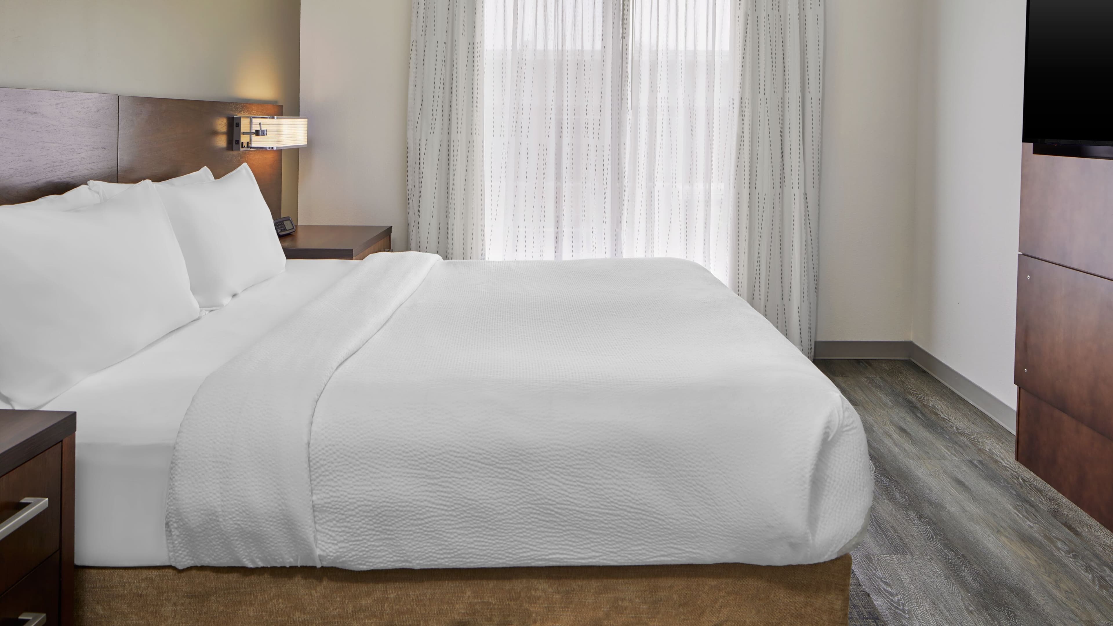 1 Bedroom Suite - Image 1