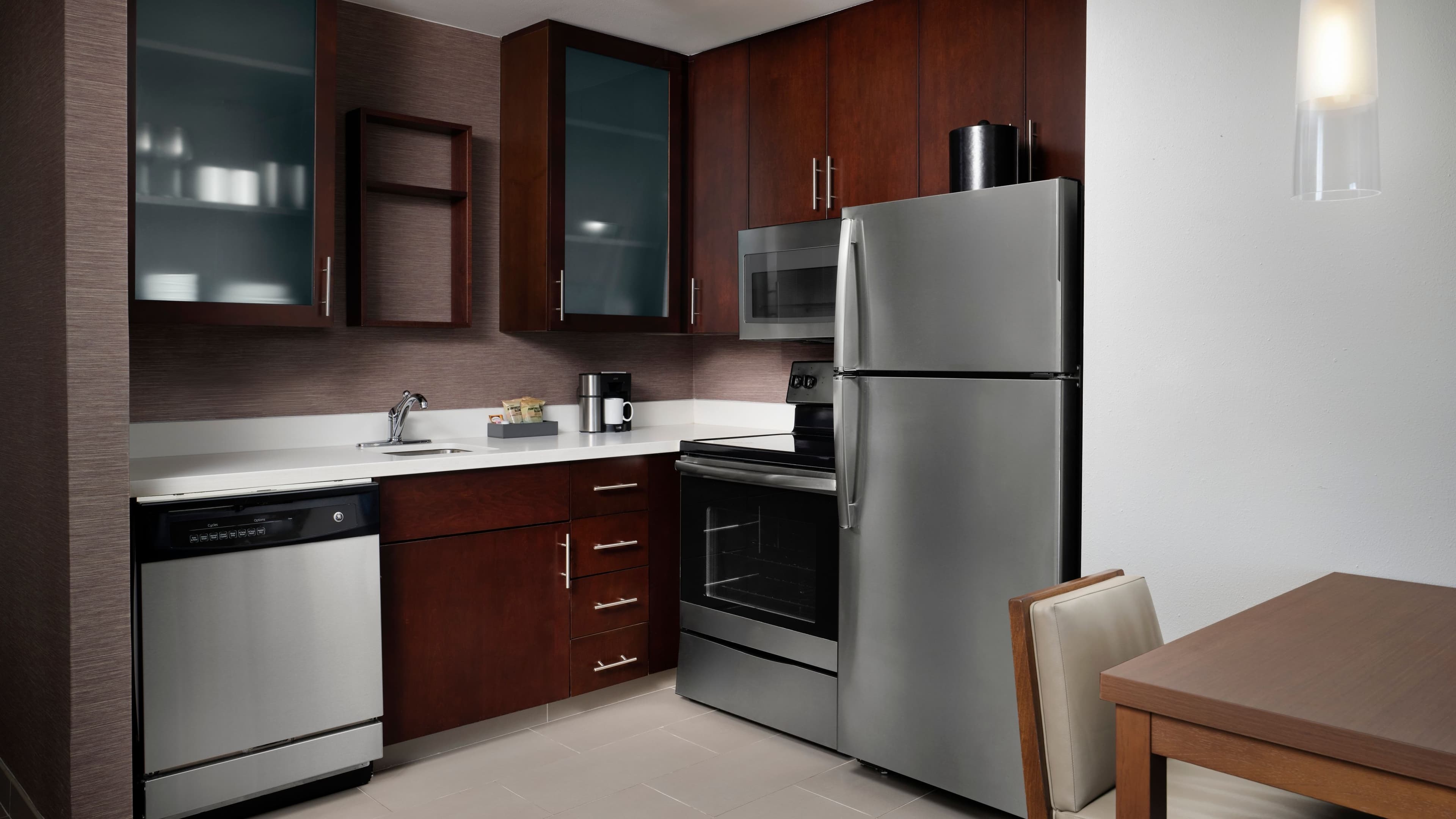 1 Bedroom Suite - Image 2