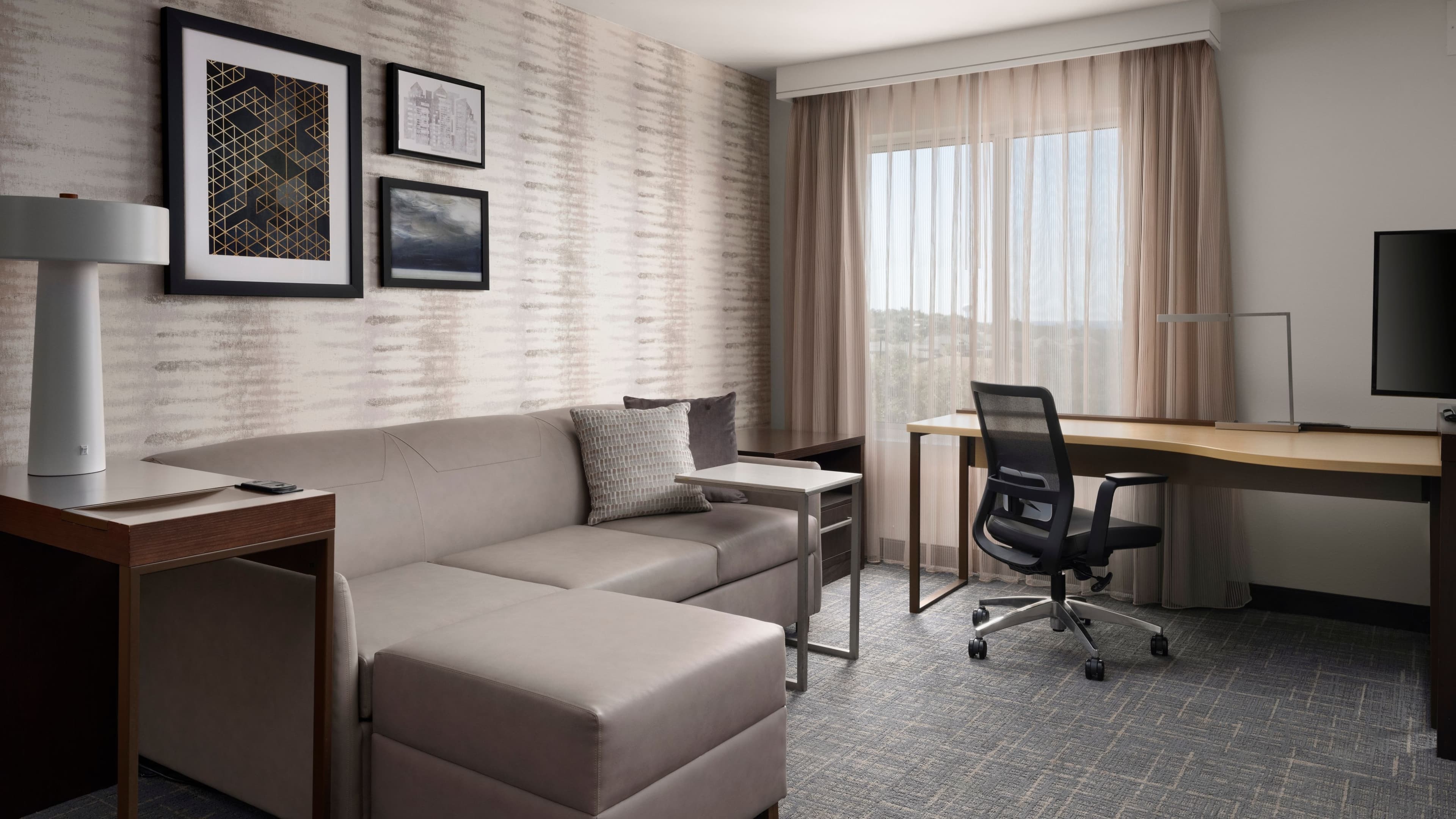 1 Bedroom Suite - Image 1