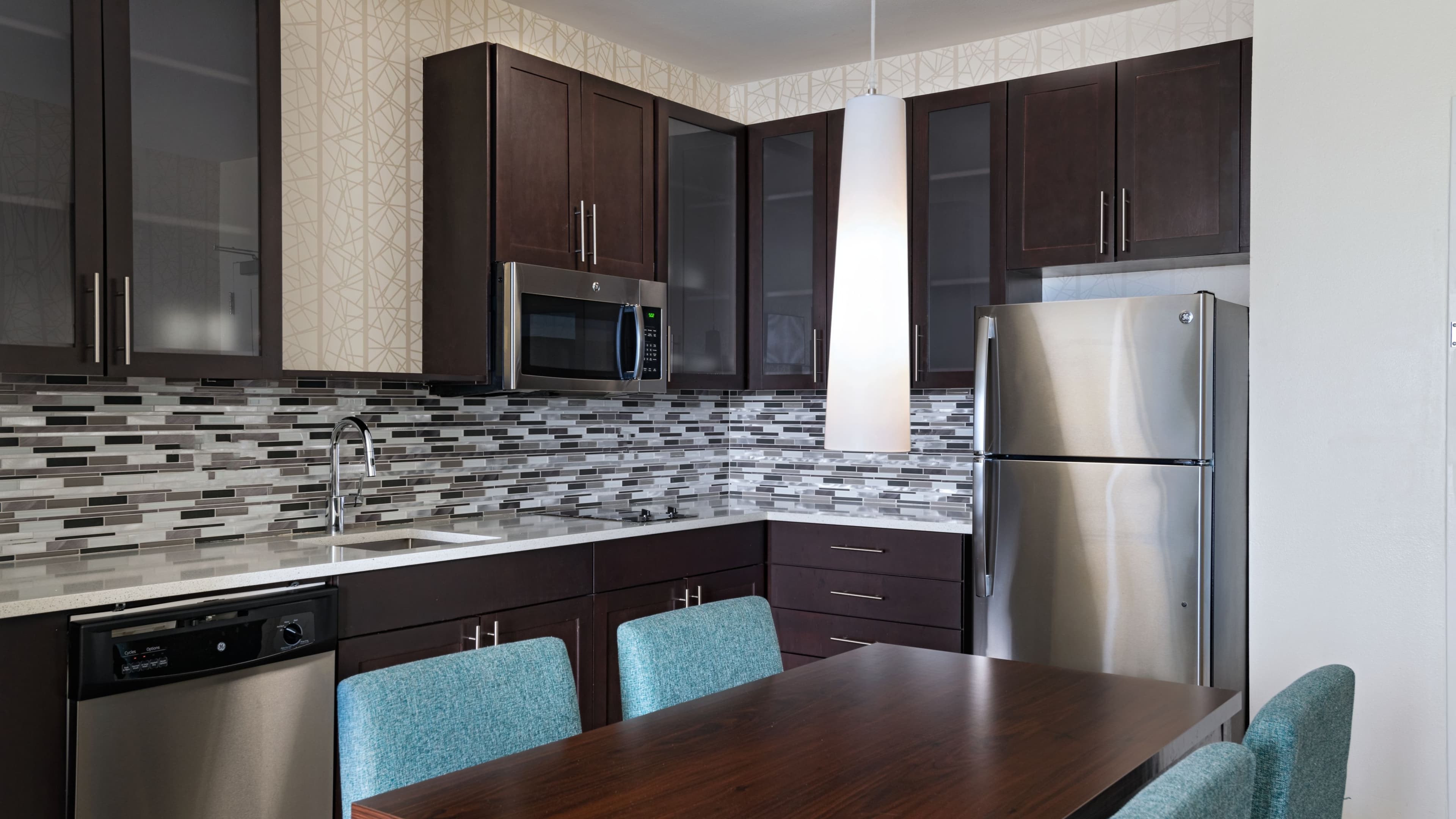 1 Bedroom Suite - Image 2