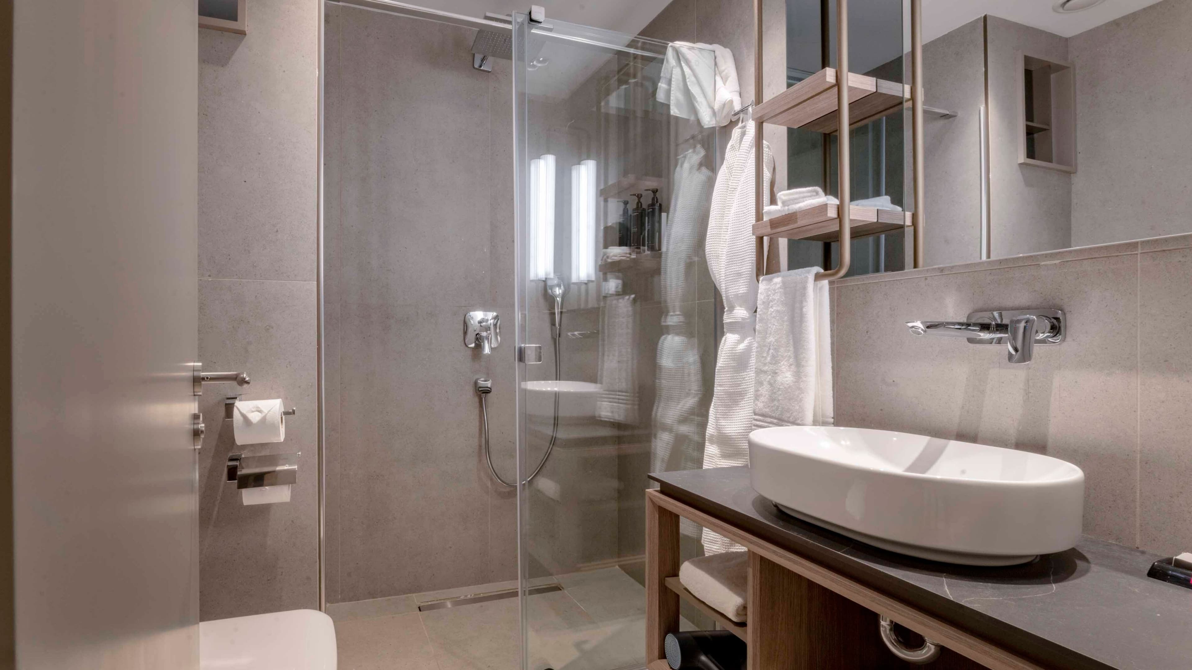 1 Bedroom Suite - Image 10