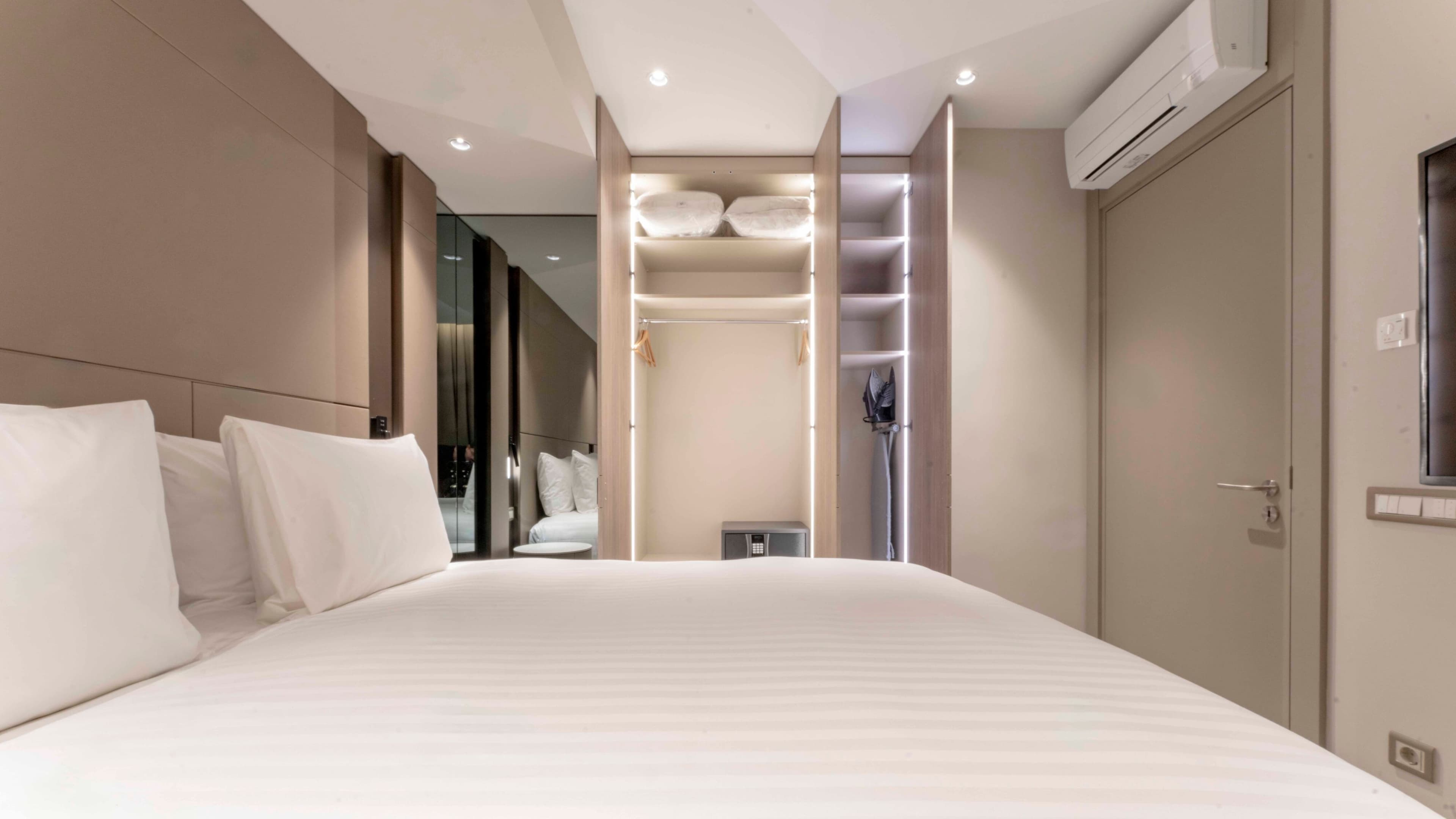 1 Bedroom Suite - Image 8