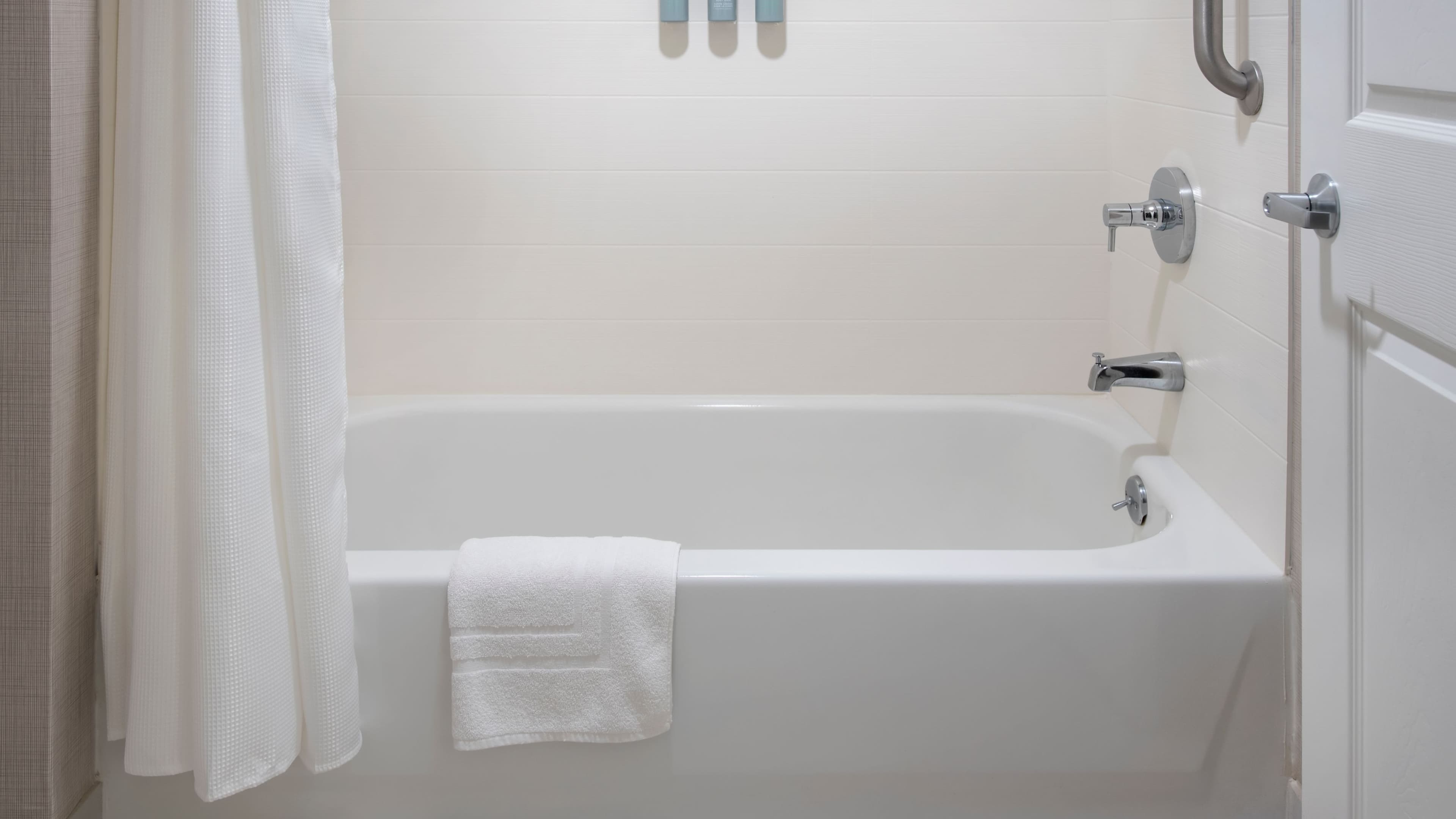 1 Bedroom Residential Suite - Image 5