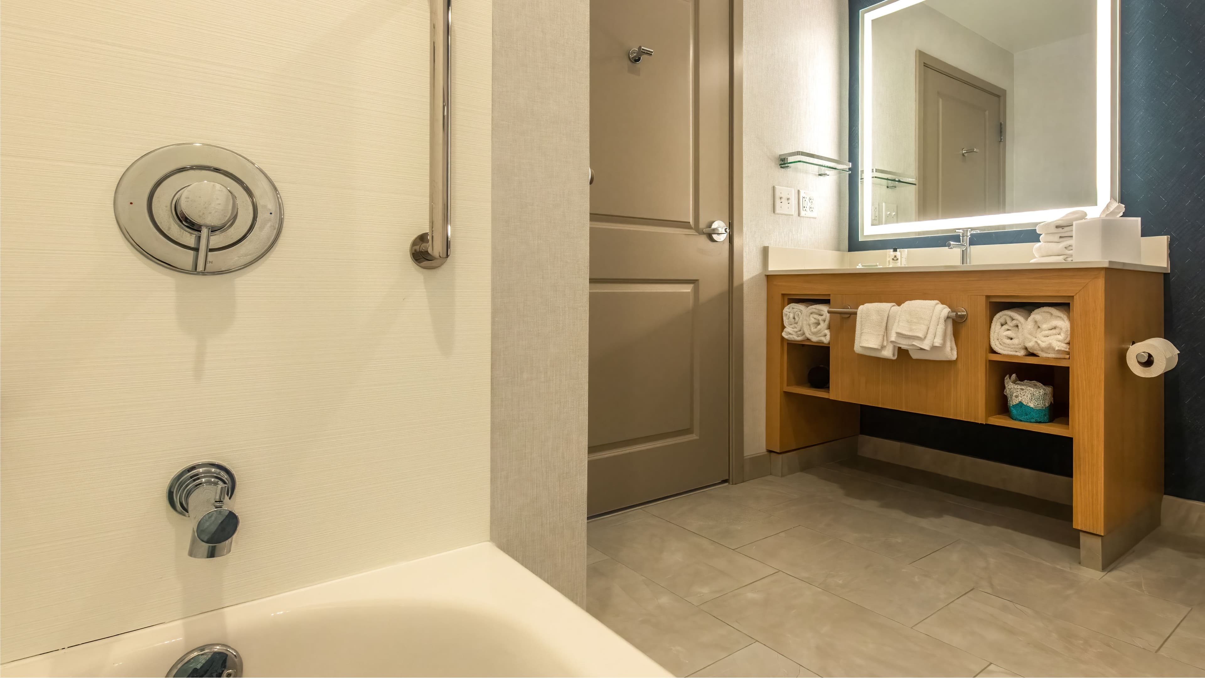 1 Bedroom Suite - Image 6