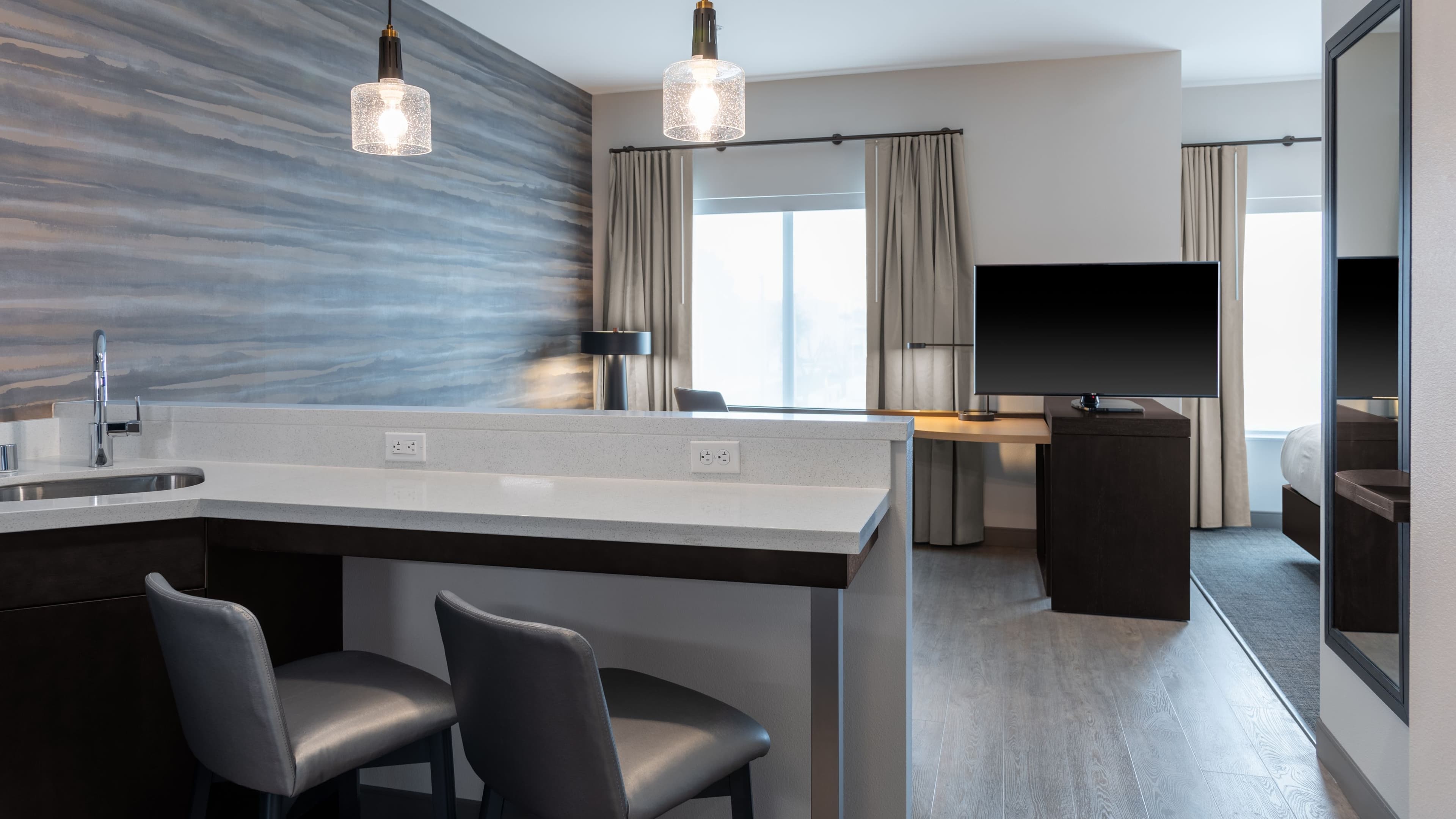 Larger Studio - Image 3