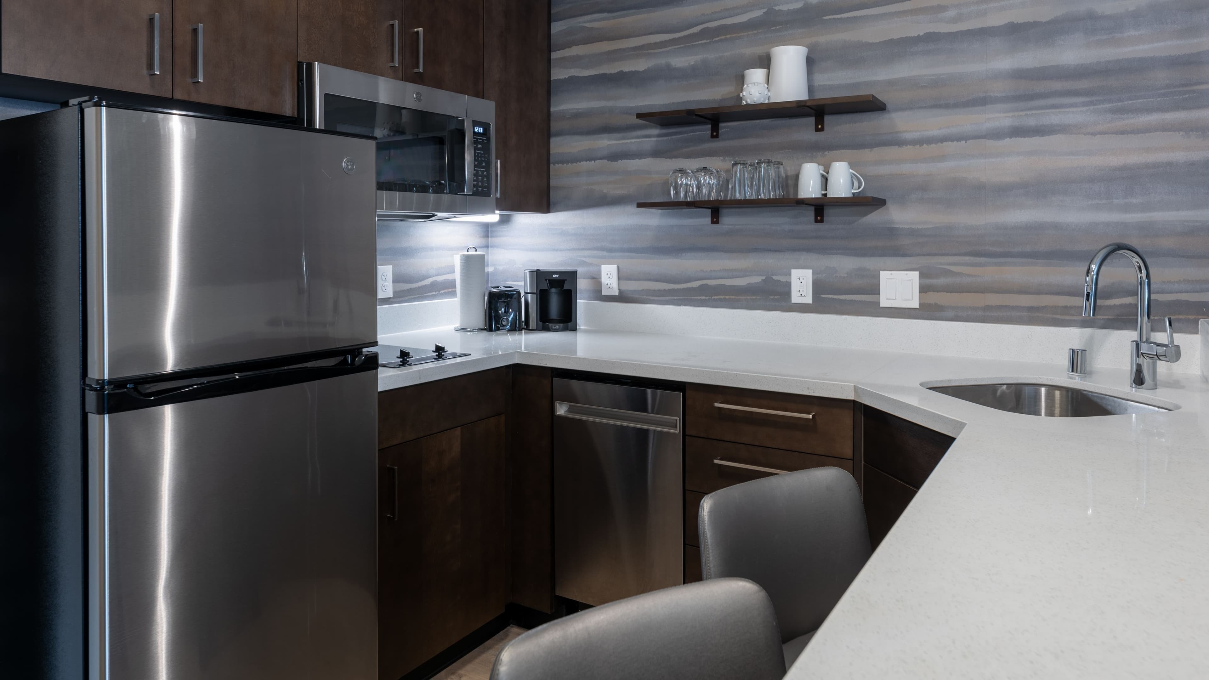 Larger Studio - Image 2