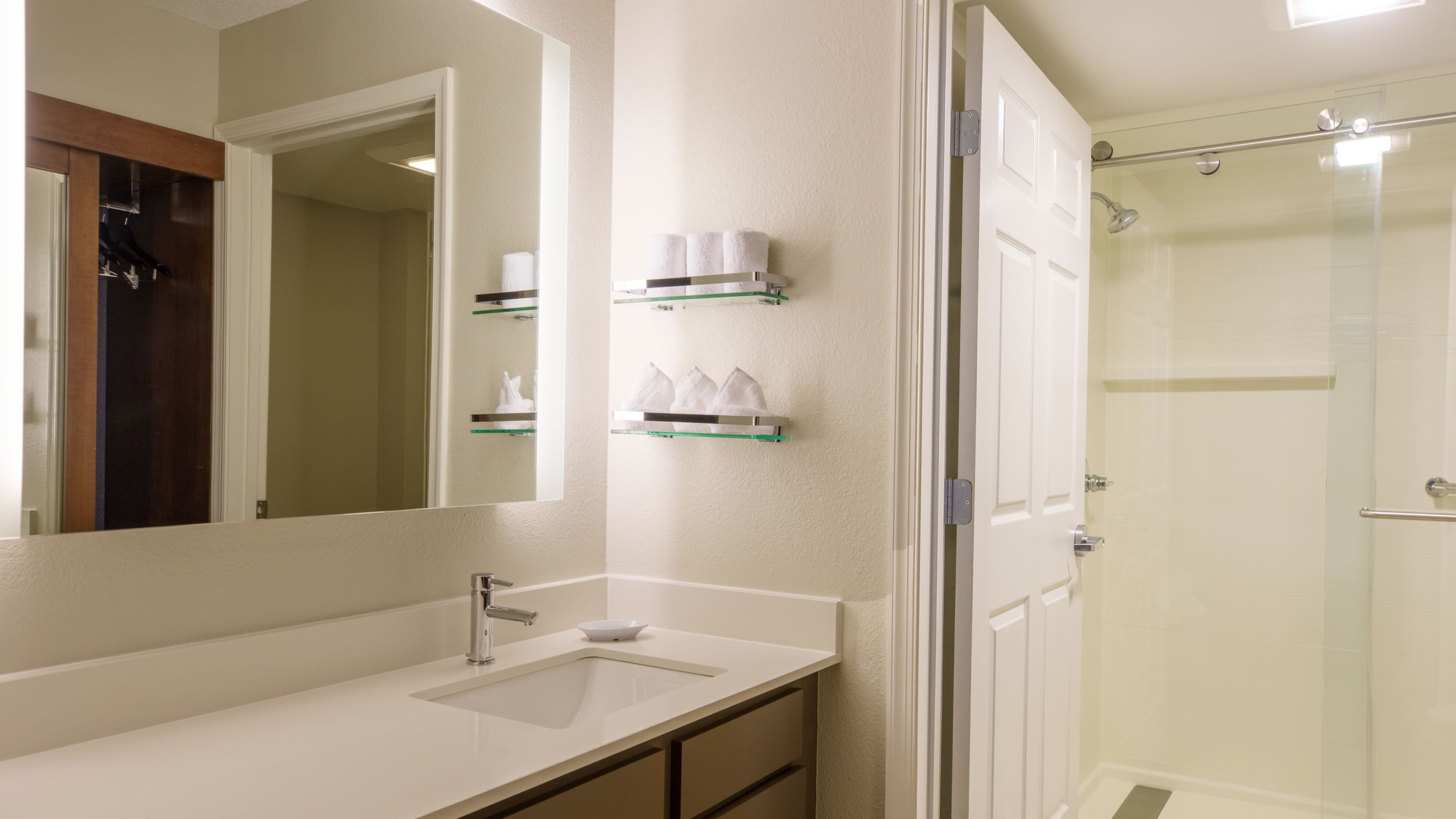 1 Bedroom Suite - Image 4