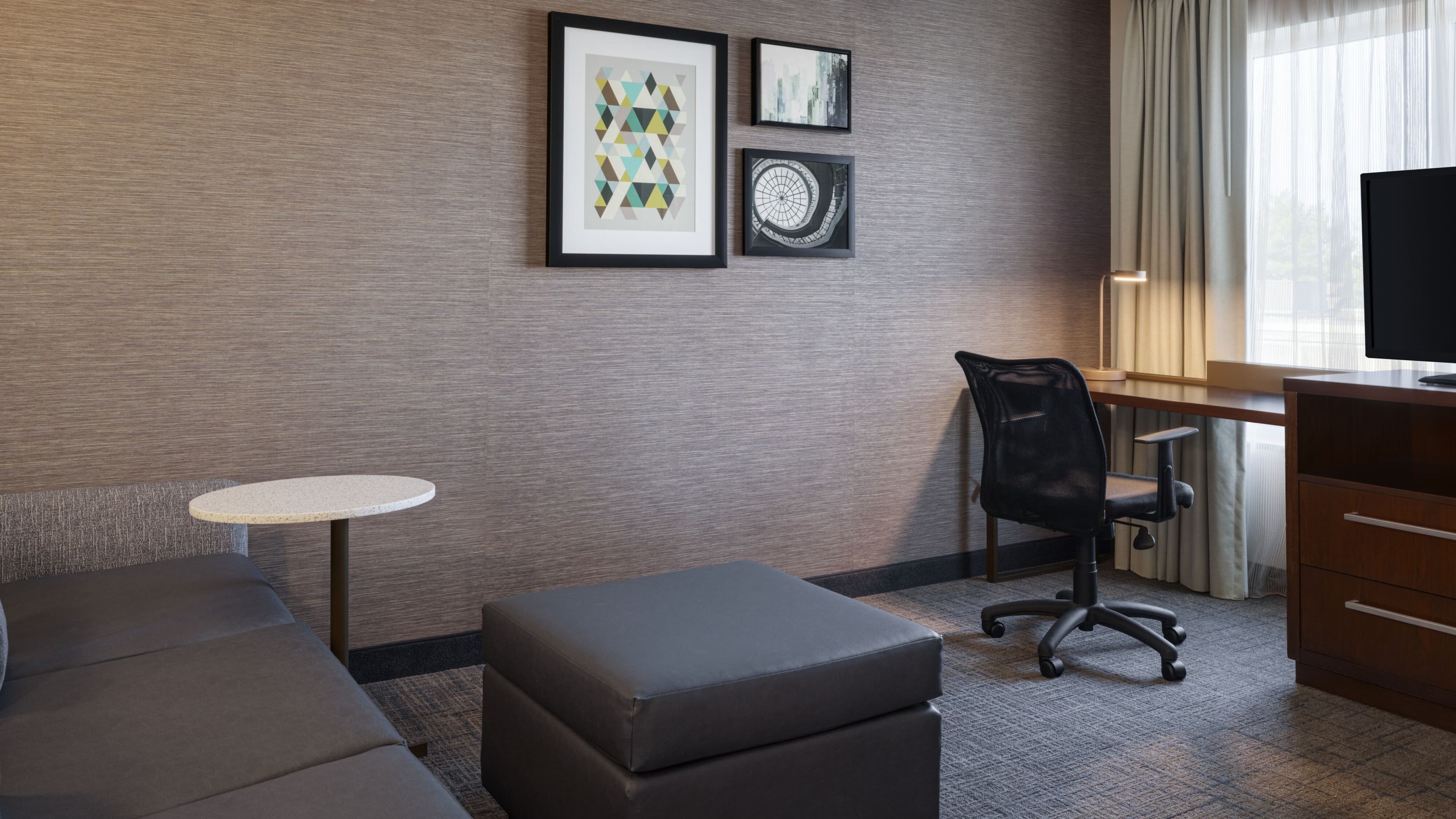 1 Bedroom Suite - Image 2