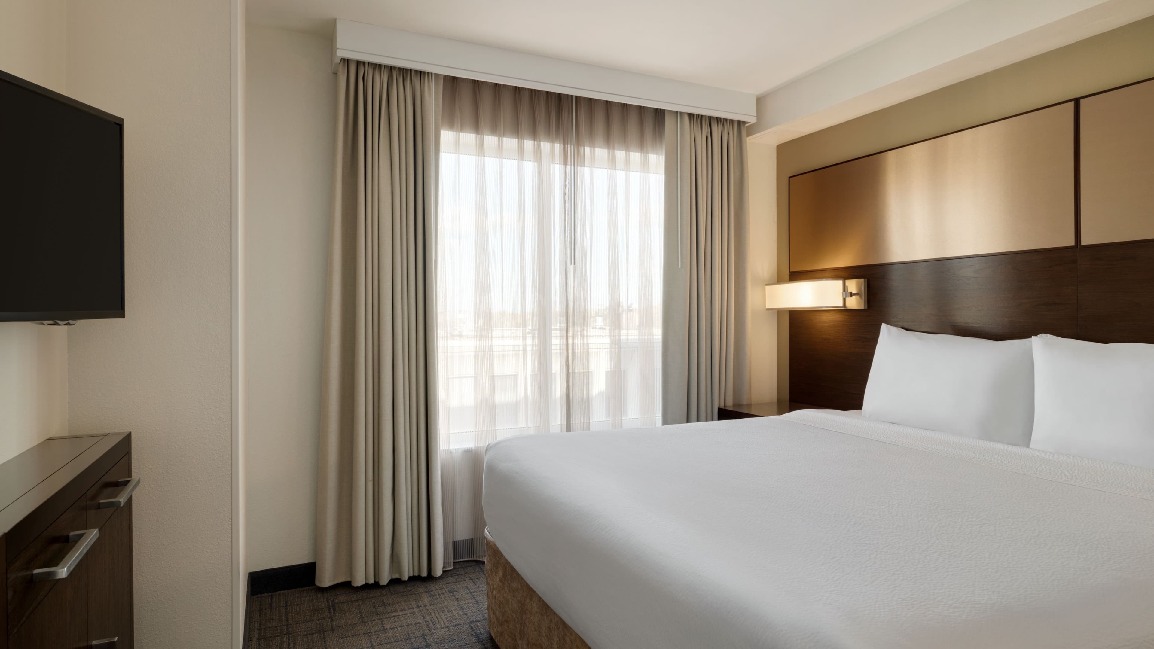 1 Bedroom Suite - Image 1