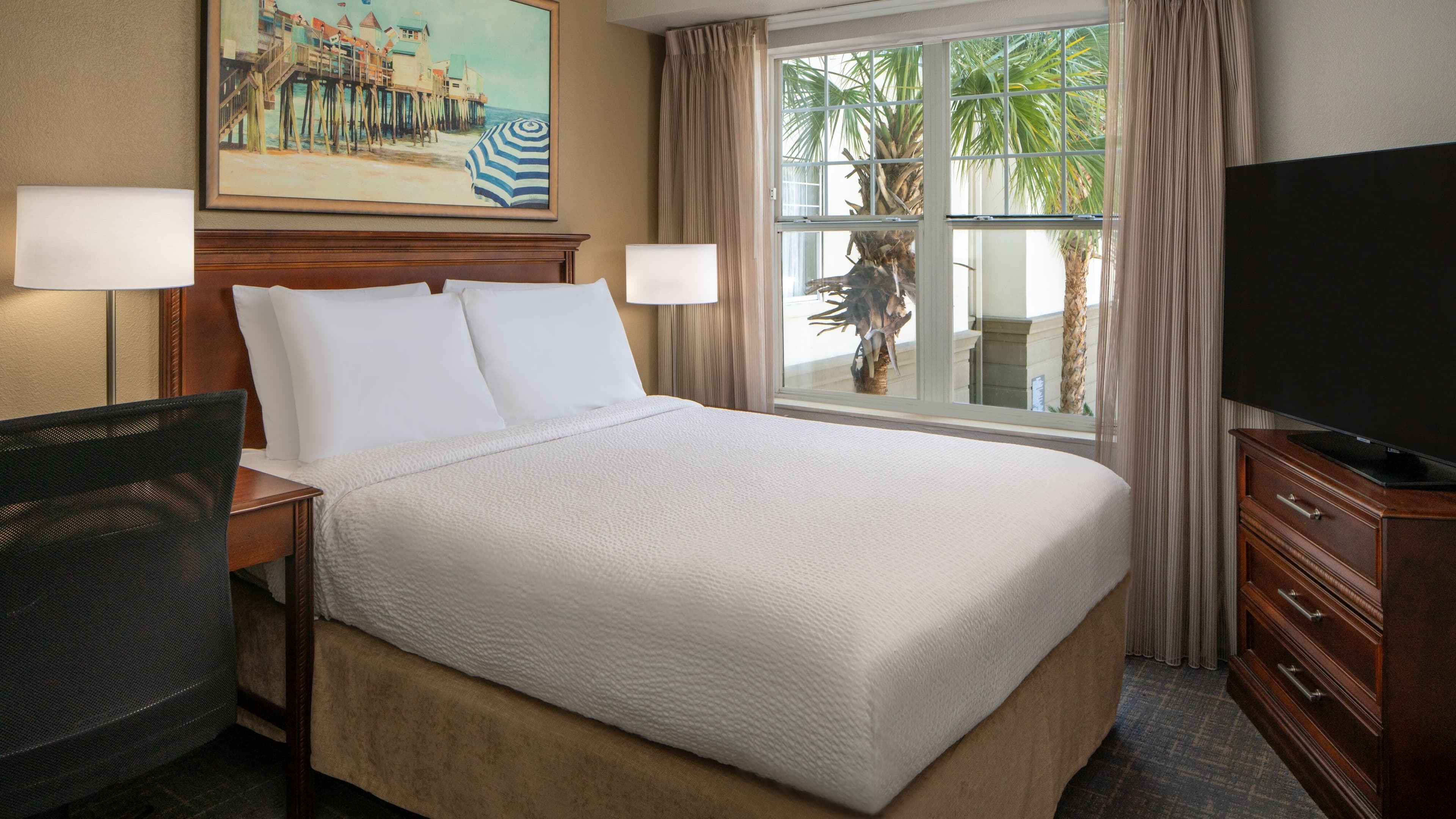 1 Bedroom Suite - Image 2