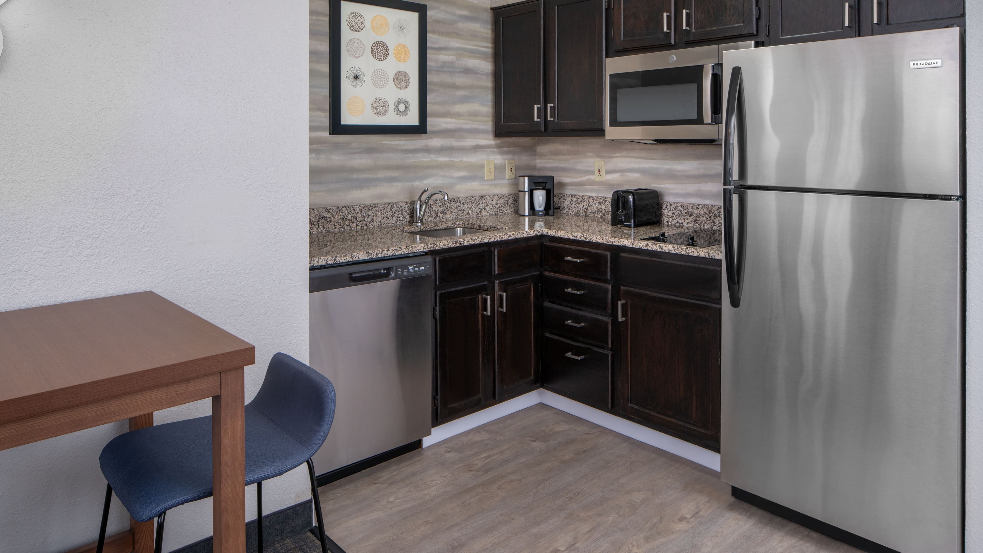 1 Bedroom Suite - Image 5