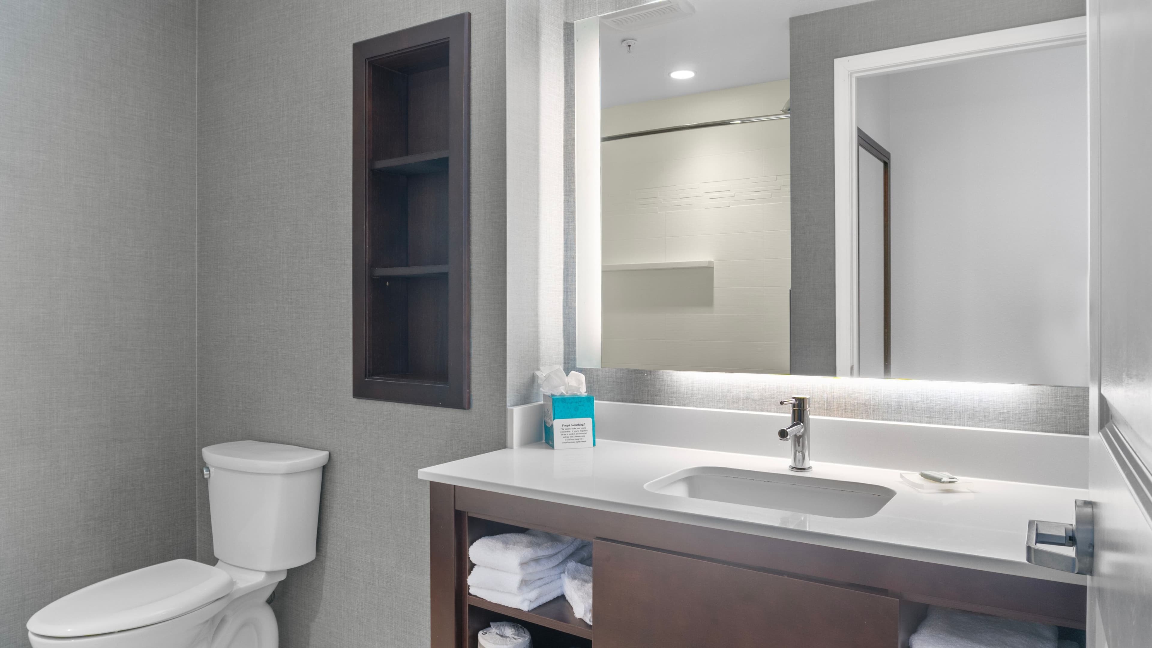 1 Bedroom Suite - Image 3