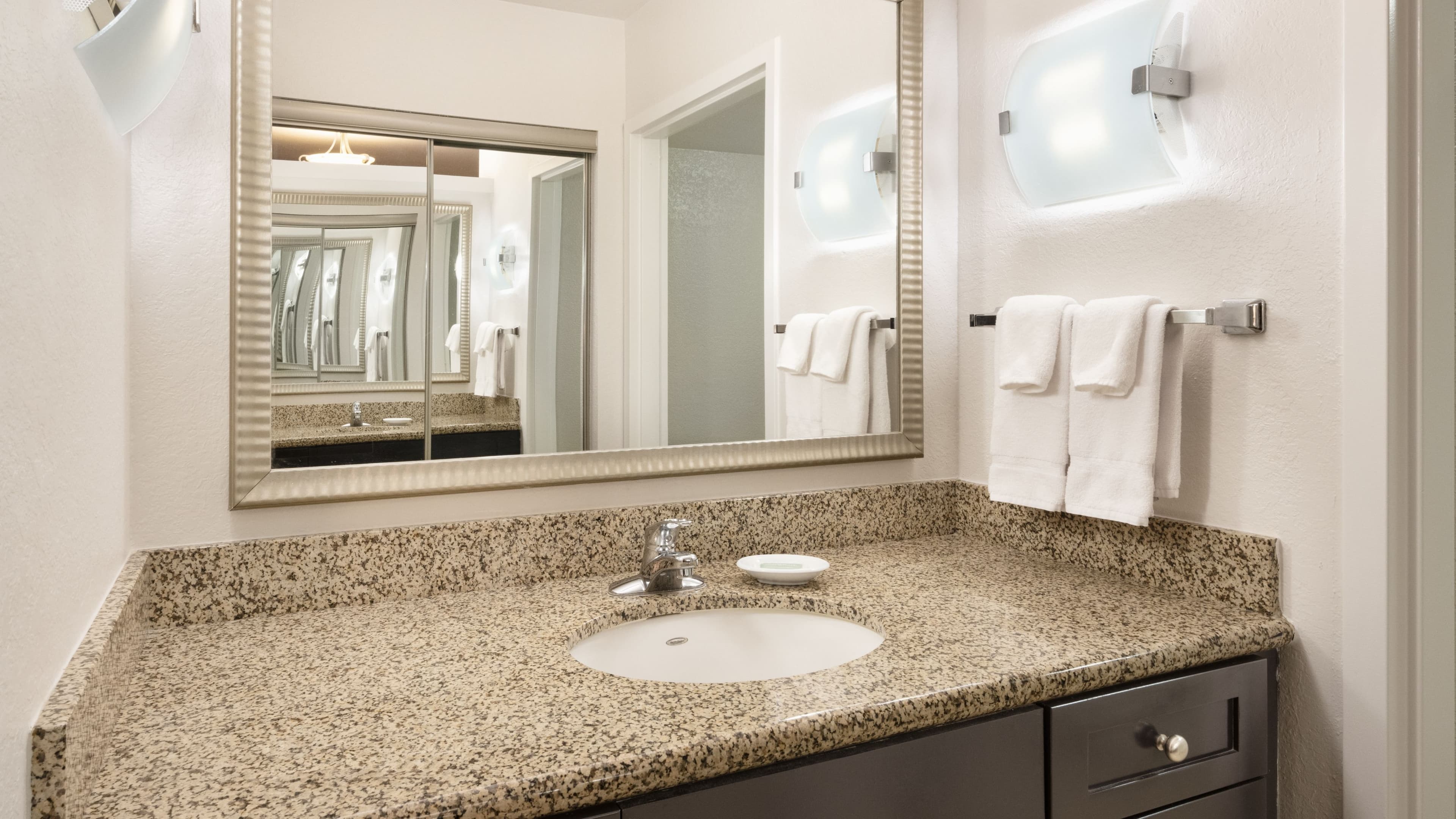 1 Bedroom Suite - Image 6