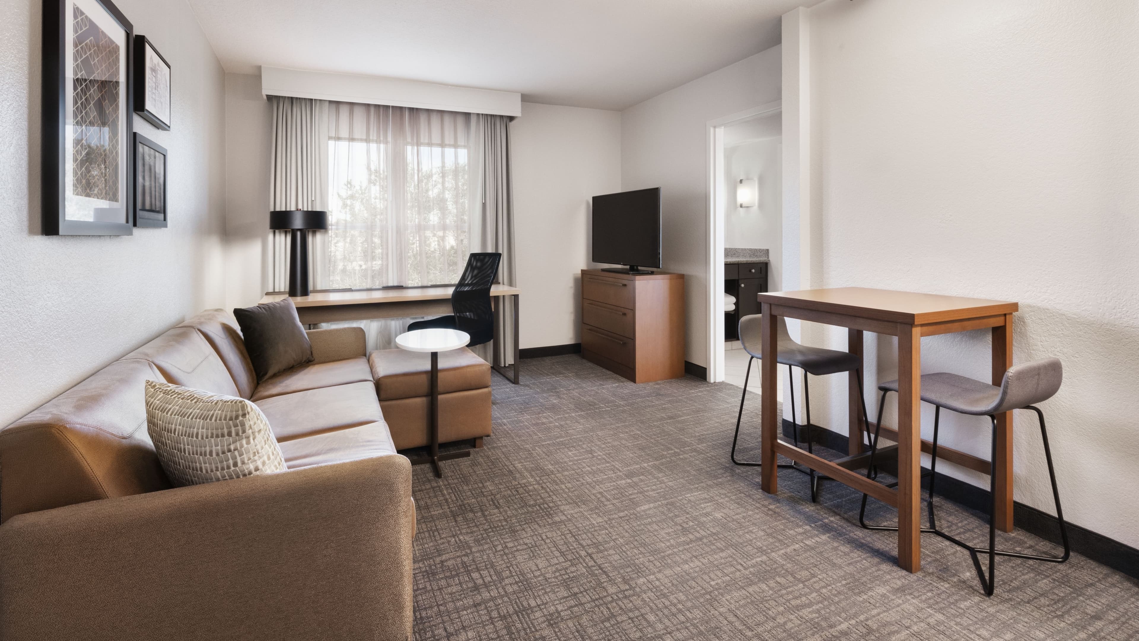1 Bedroom Suite - Image 1