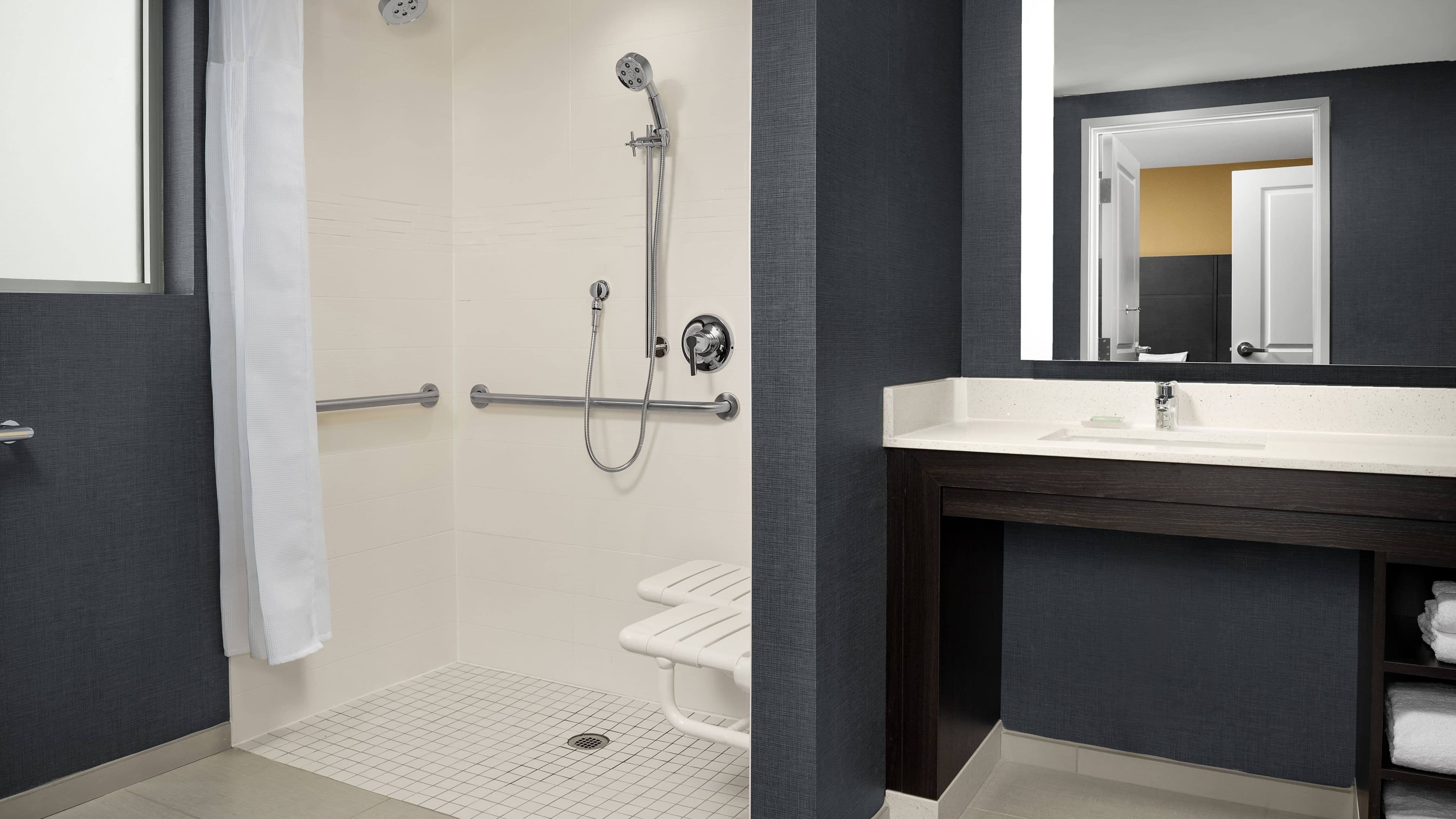 1 Bedroom Suite - Image 6