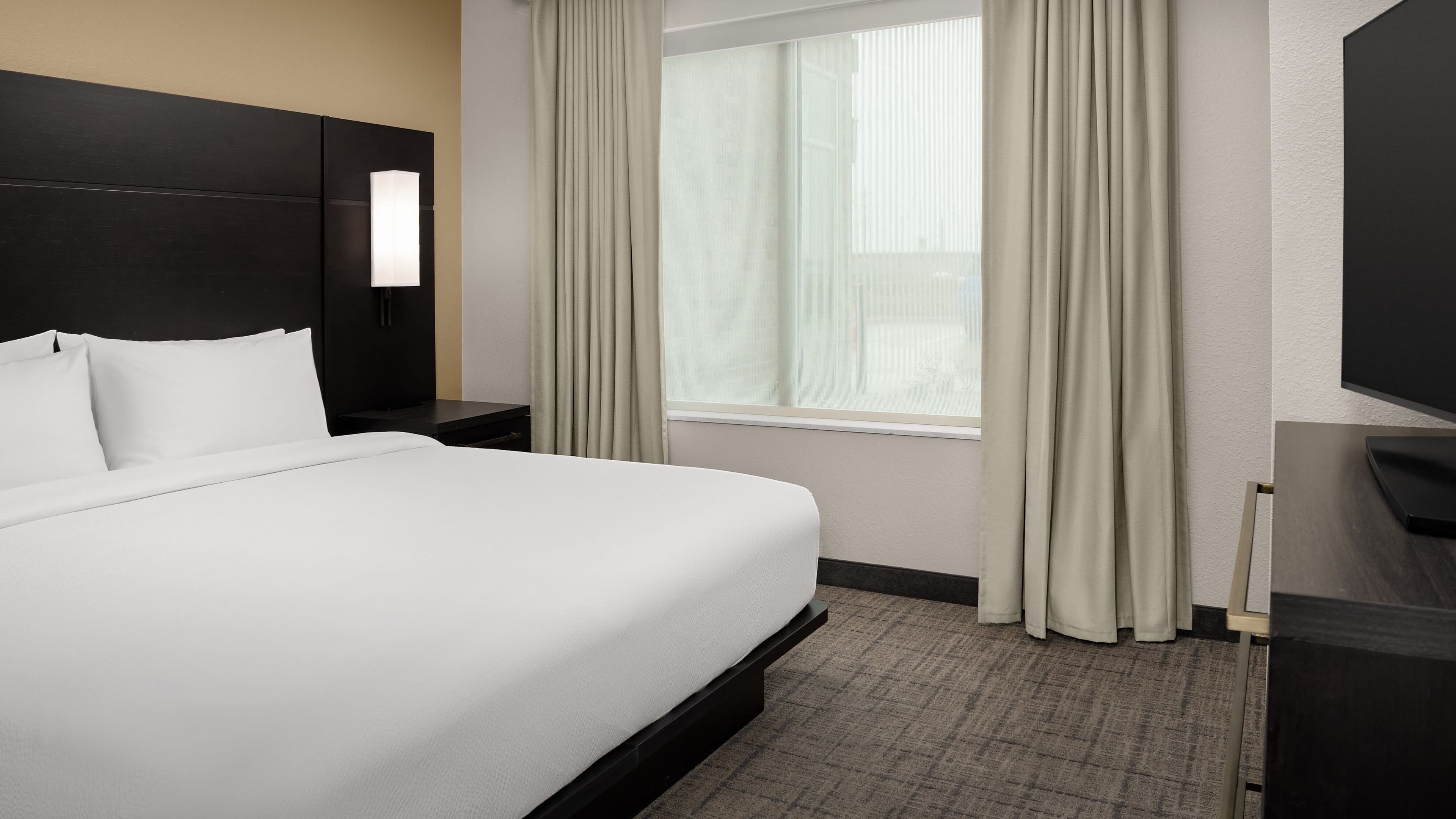 1 Bedroom Suite - Image 3