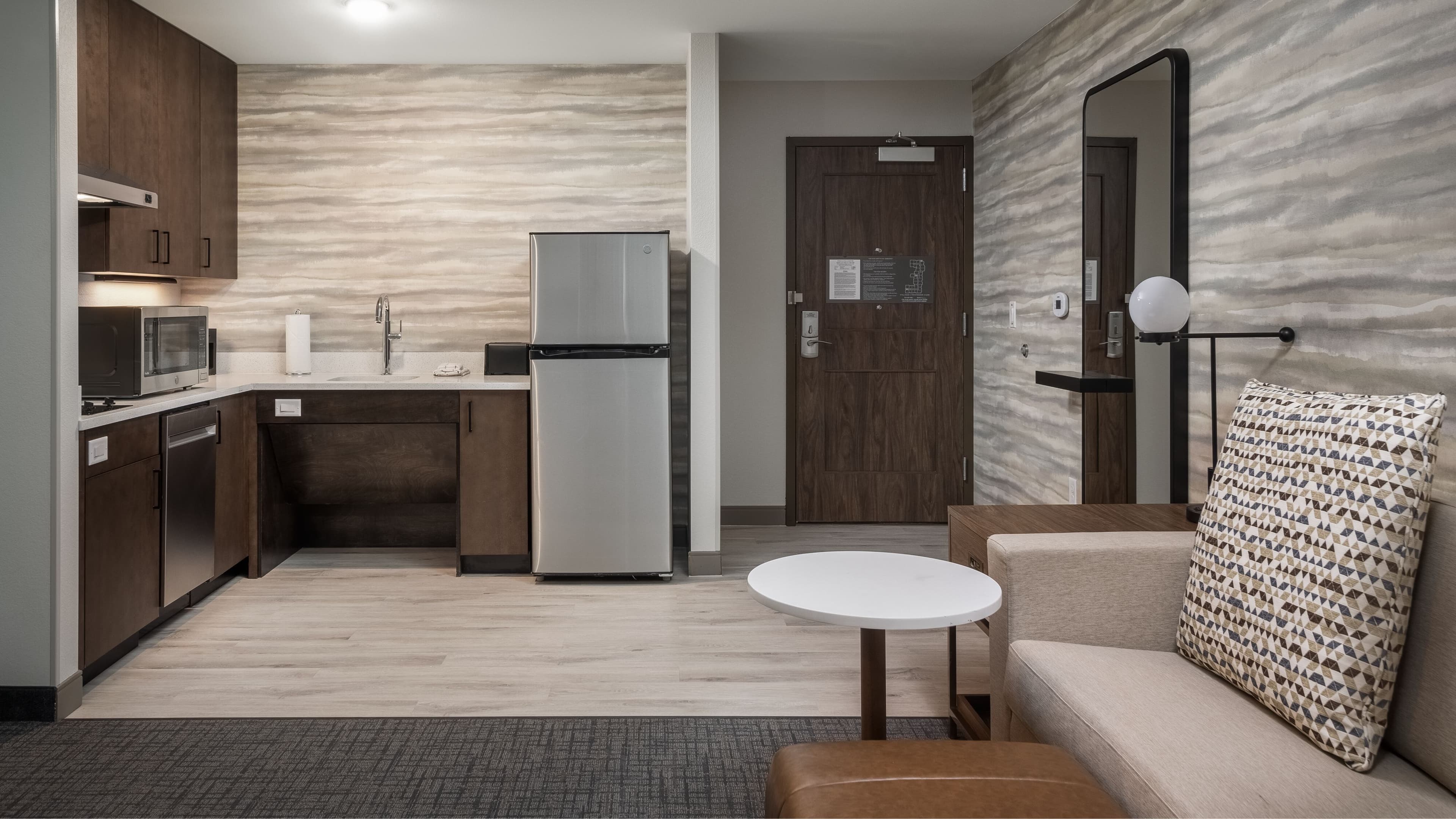 1 Bedroom Suite - Image 1