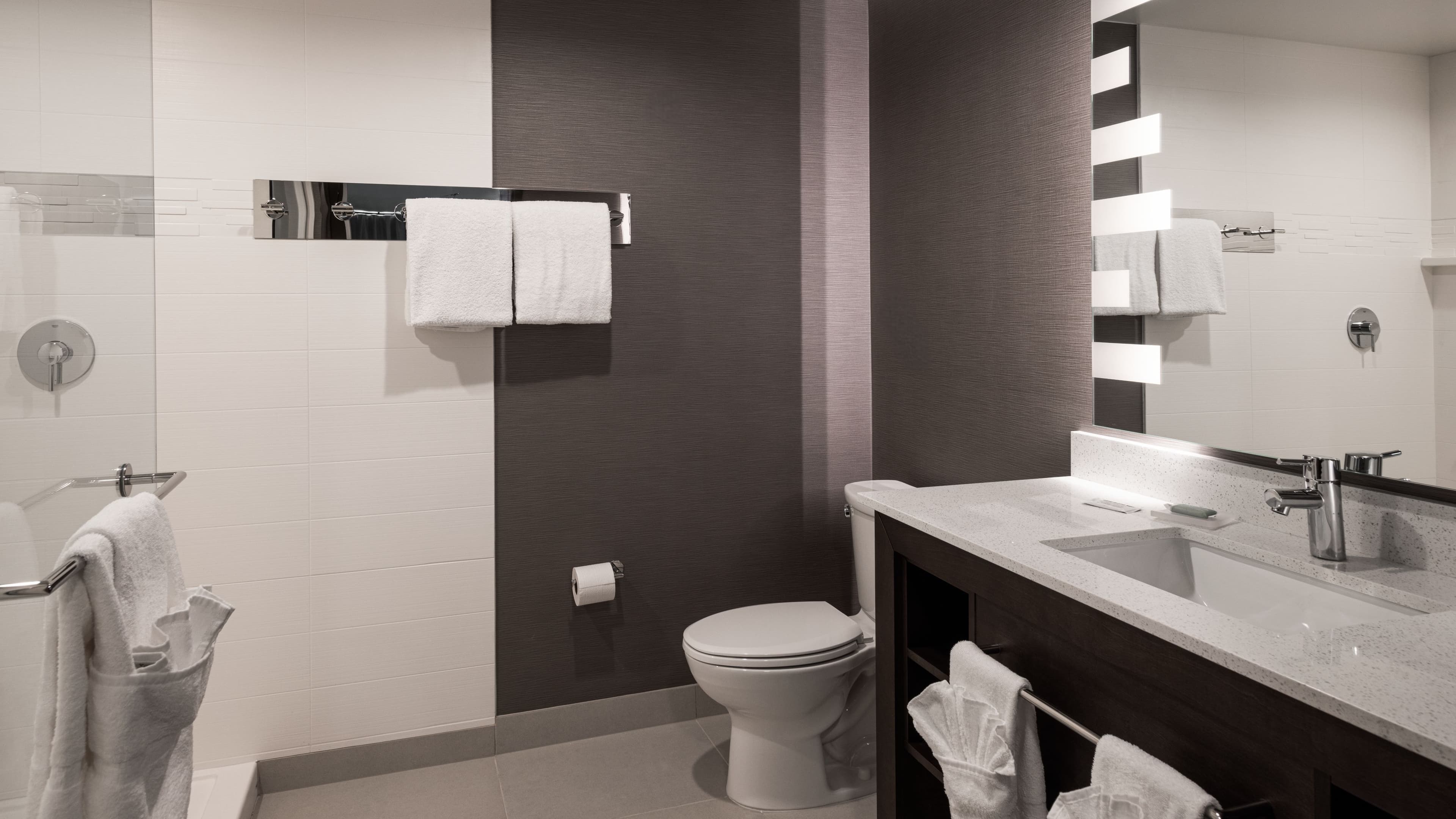 1 Bedroom Suite - Image 10