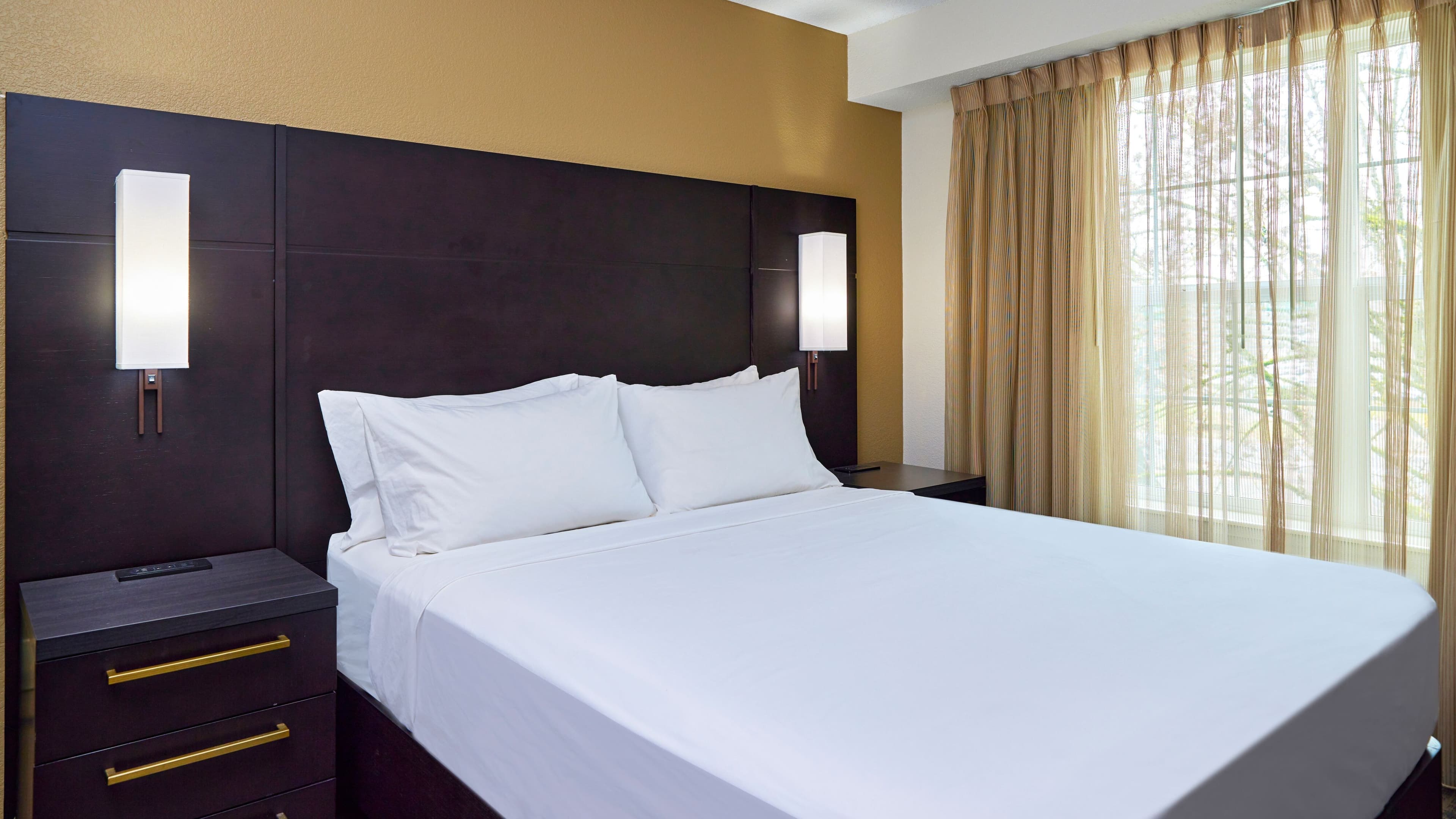 1 Bedroom Suite - Image 1