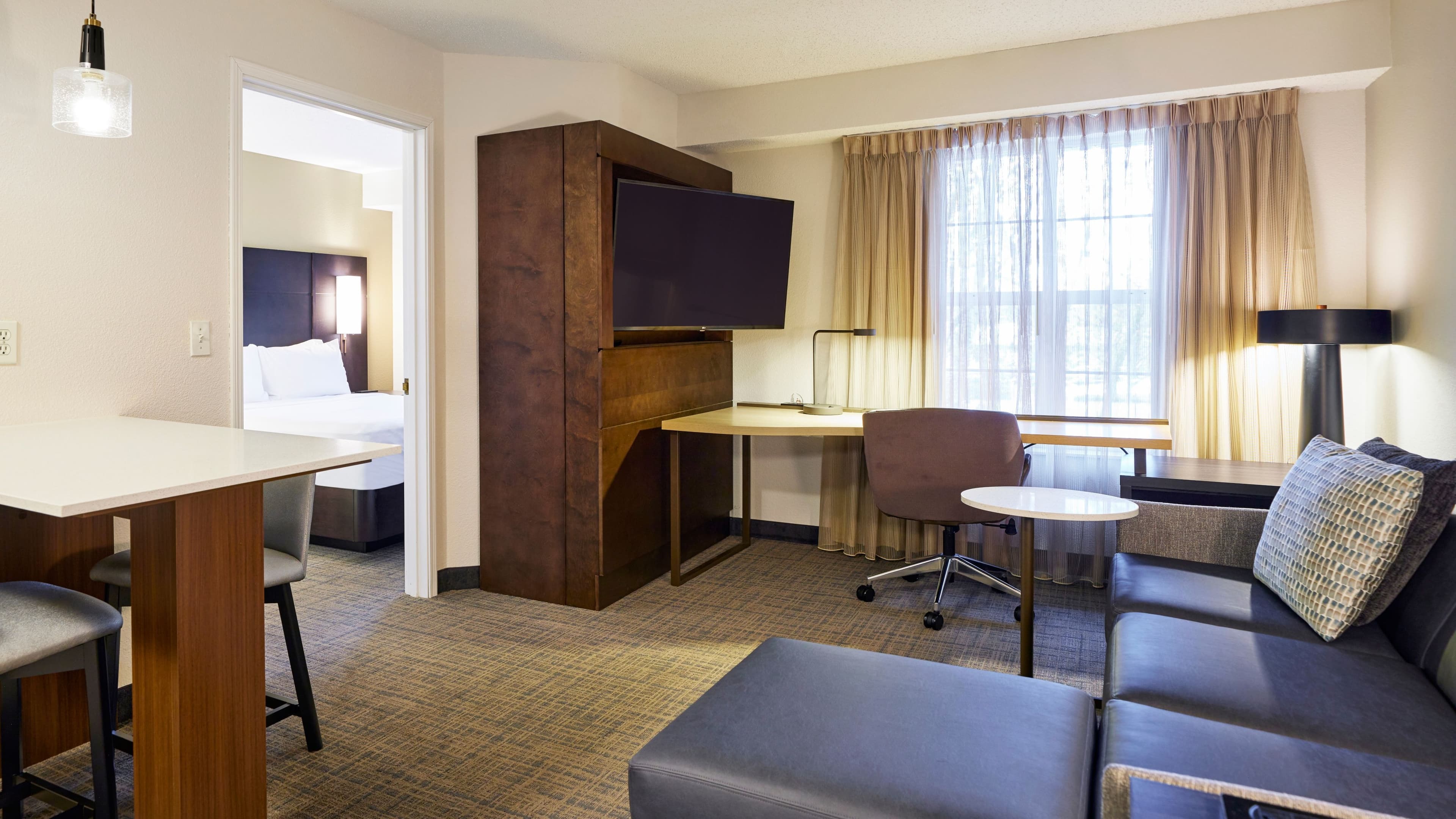 1 Bedroom Suite - Image 2