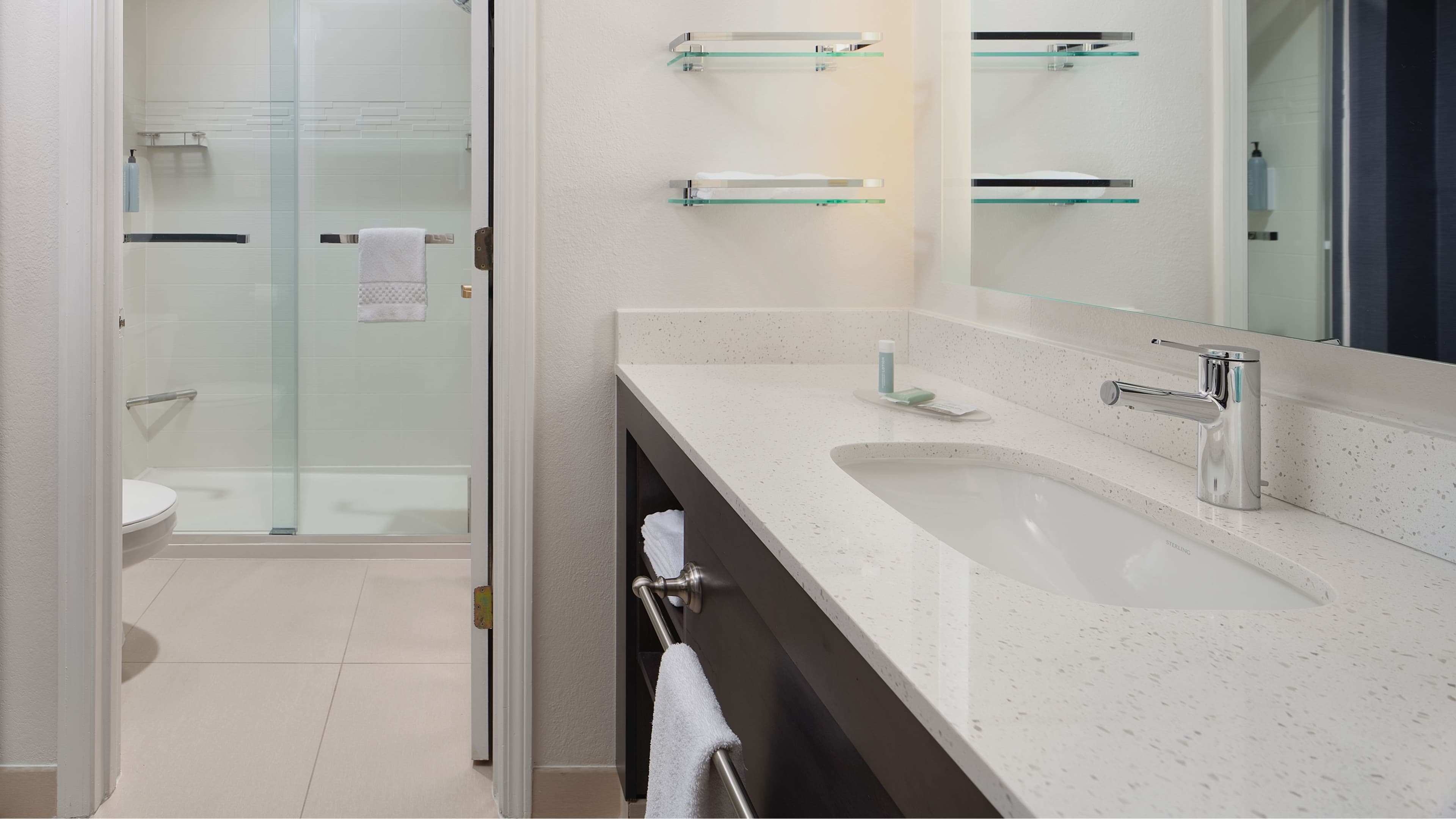 1 Bedroom Suite - Image 7