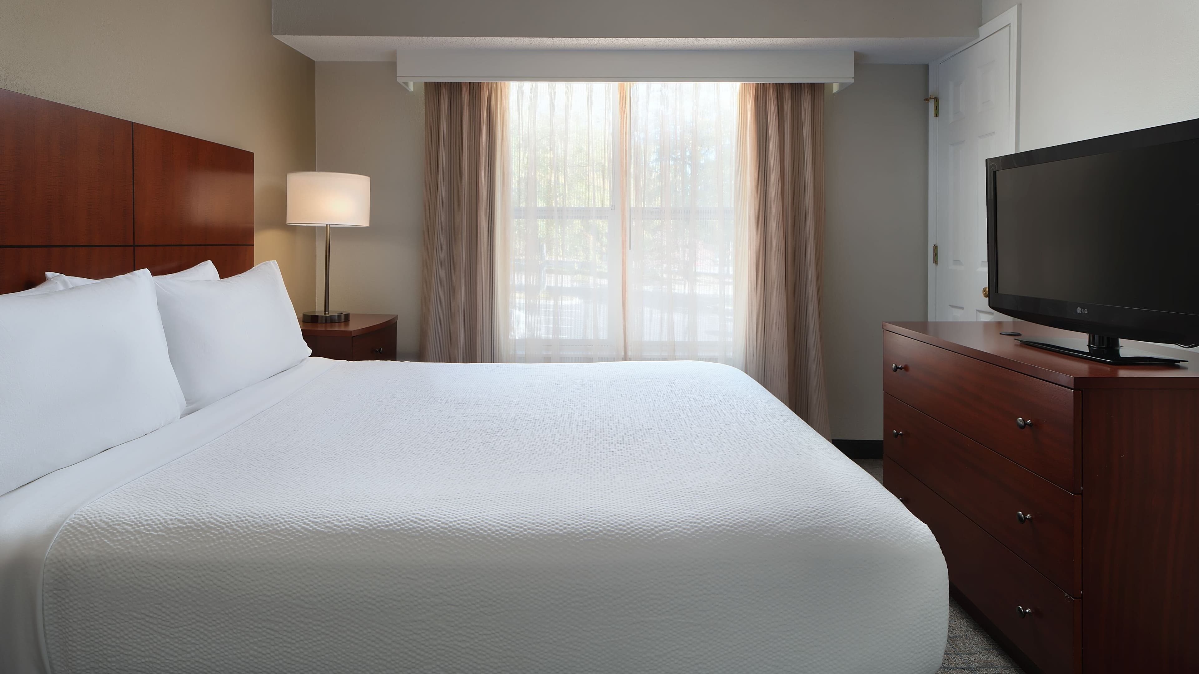 1 Bedroom Suite - Image 1