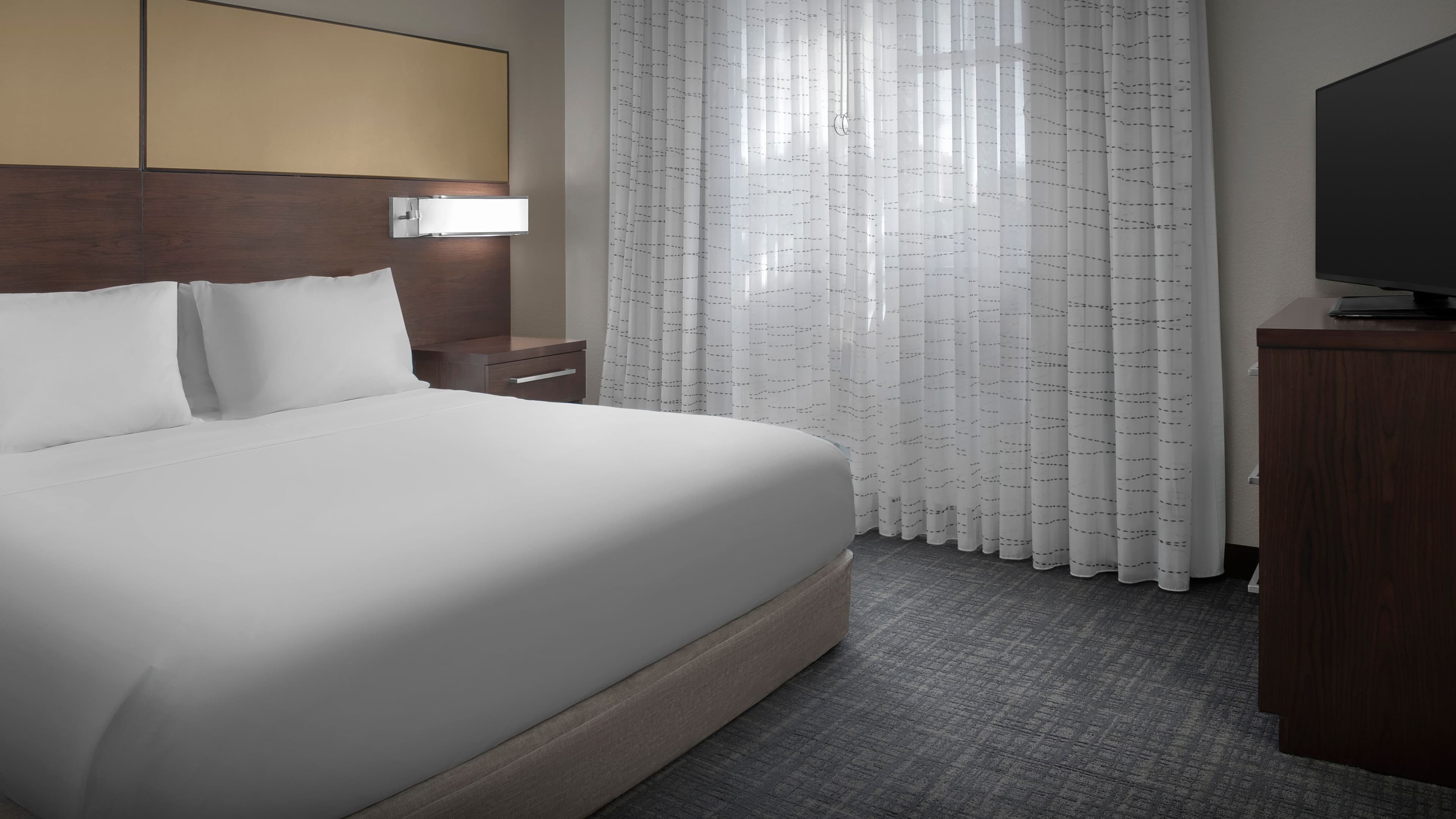 1 Bedroom Suite - Image 5