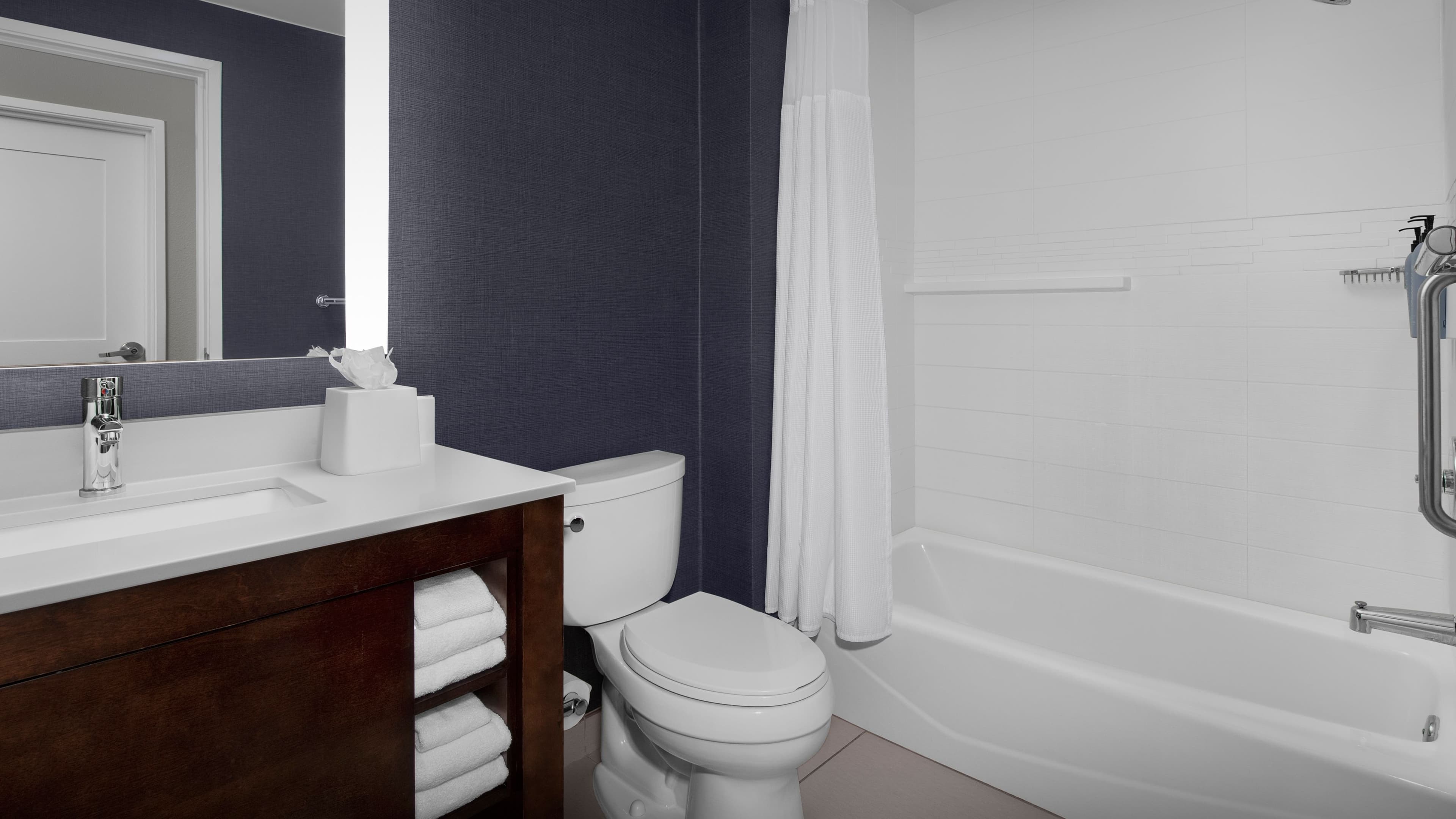 1 Bedroom Suite - Image 7