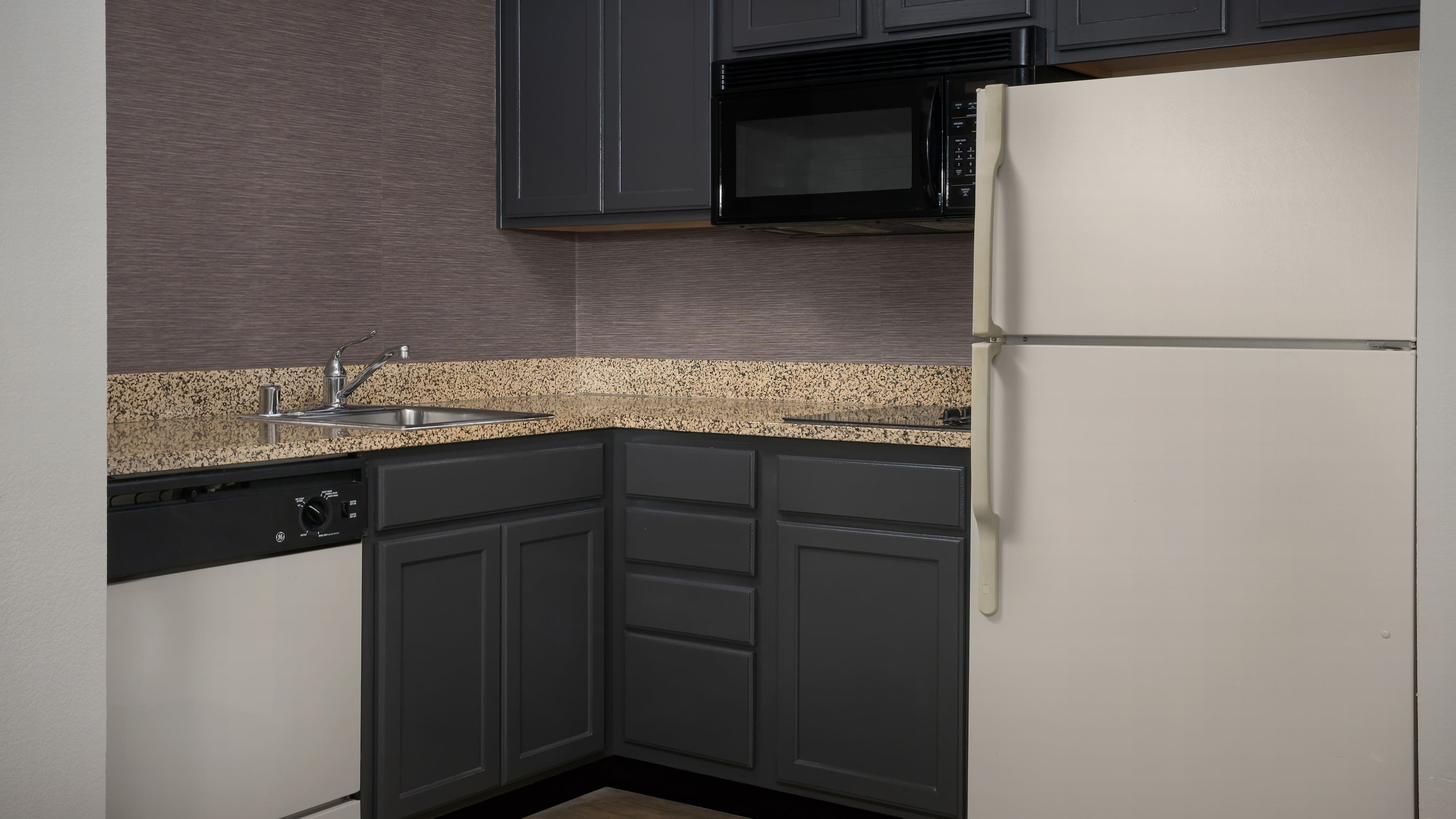 1 Bedroom Suite - Image 5