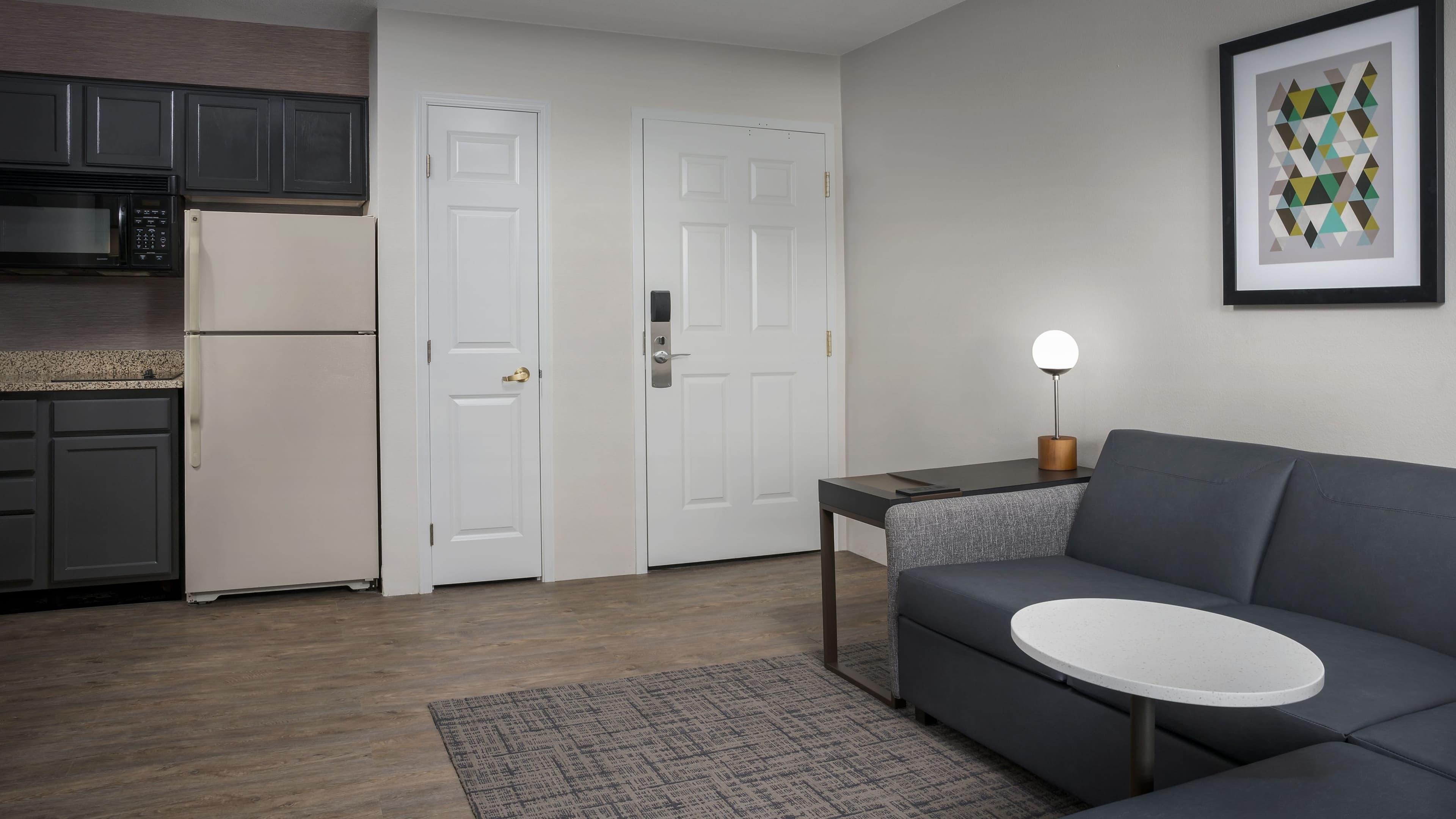 1 Bedroom Suite - Image 2