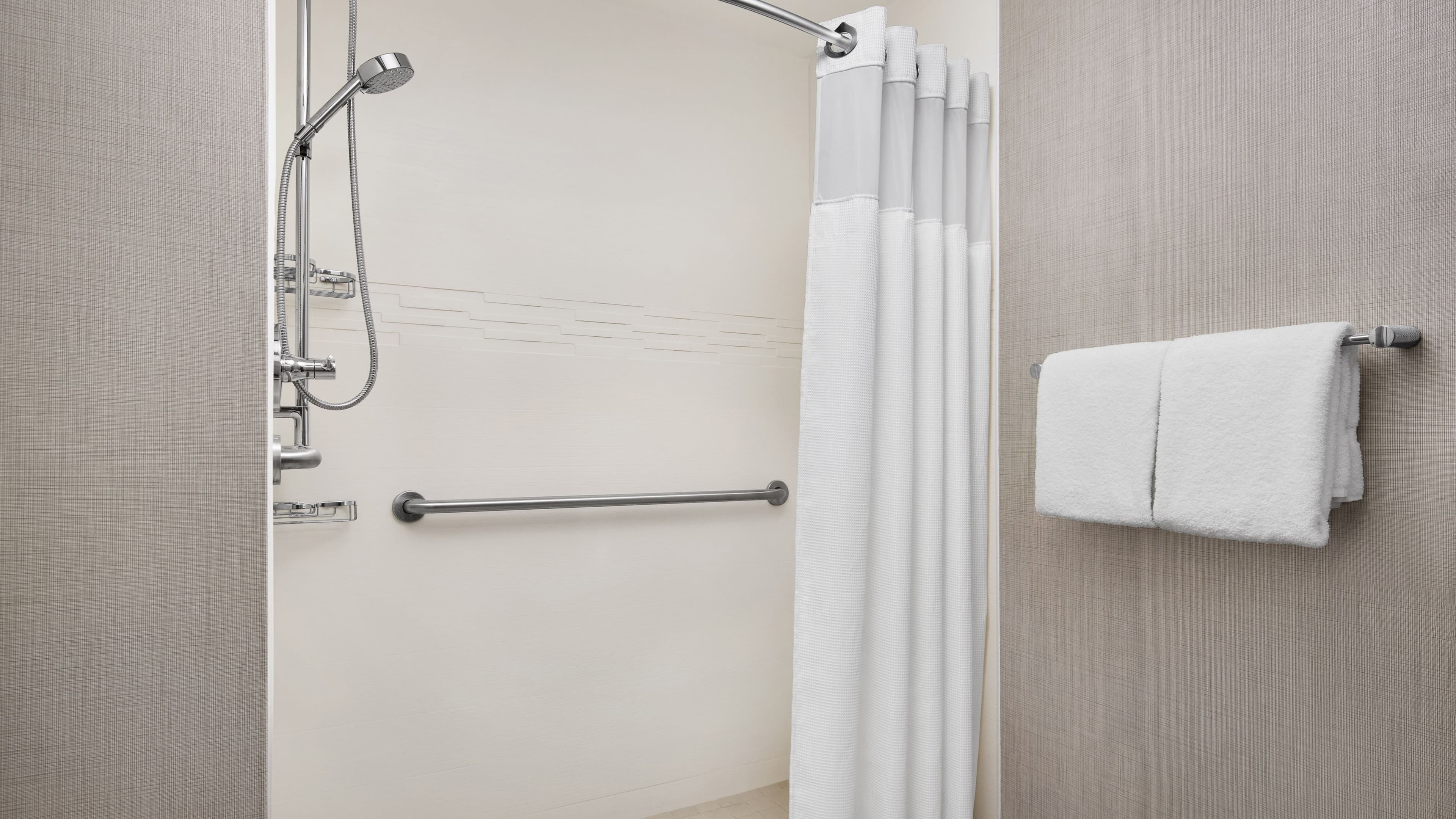 One Bedroom Suite - Image 6