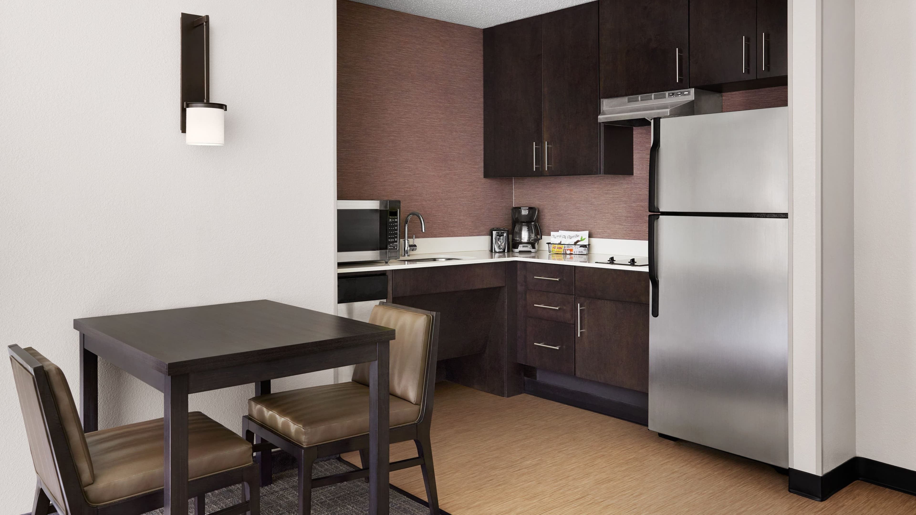 One Bedroom Suite - Image 4