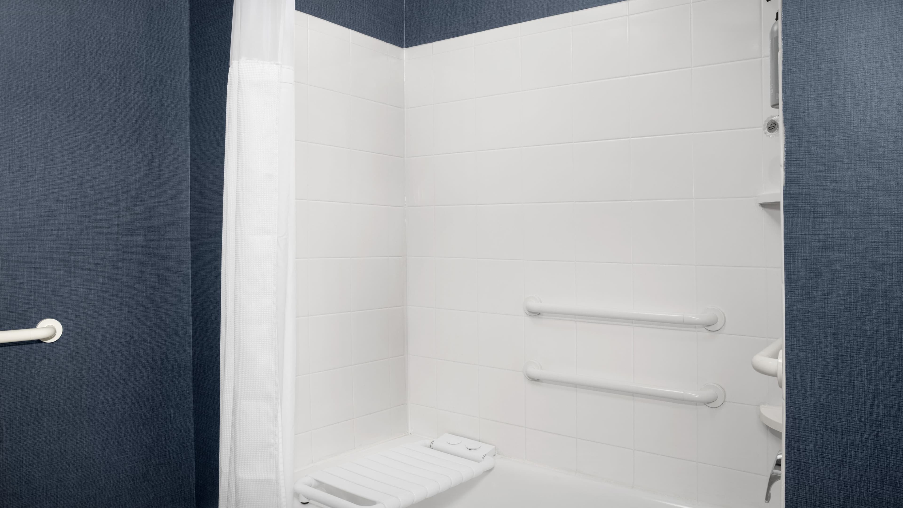 1 Bedroom Suite - Image 13