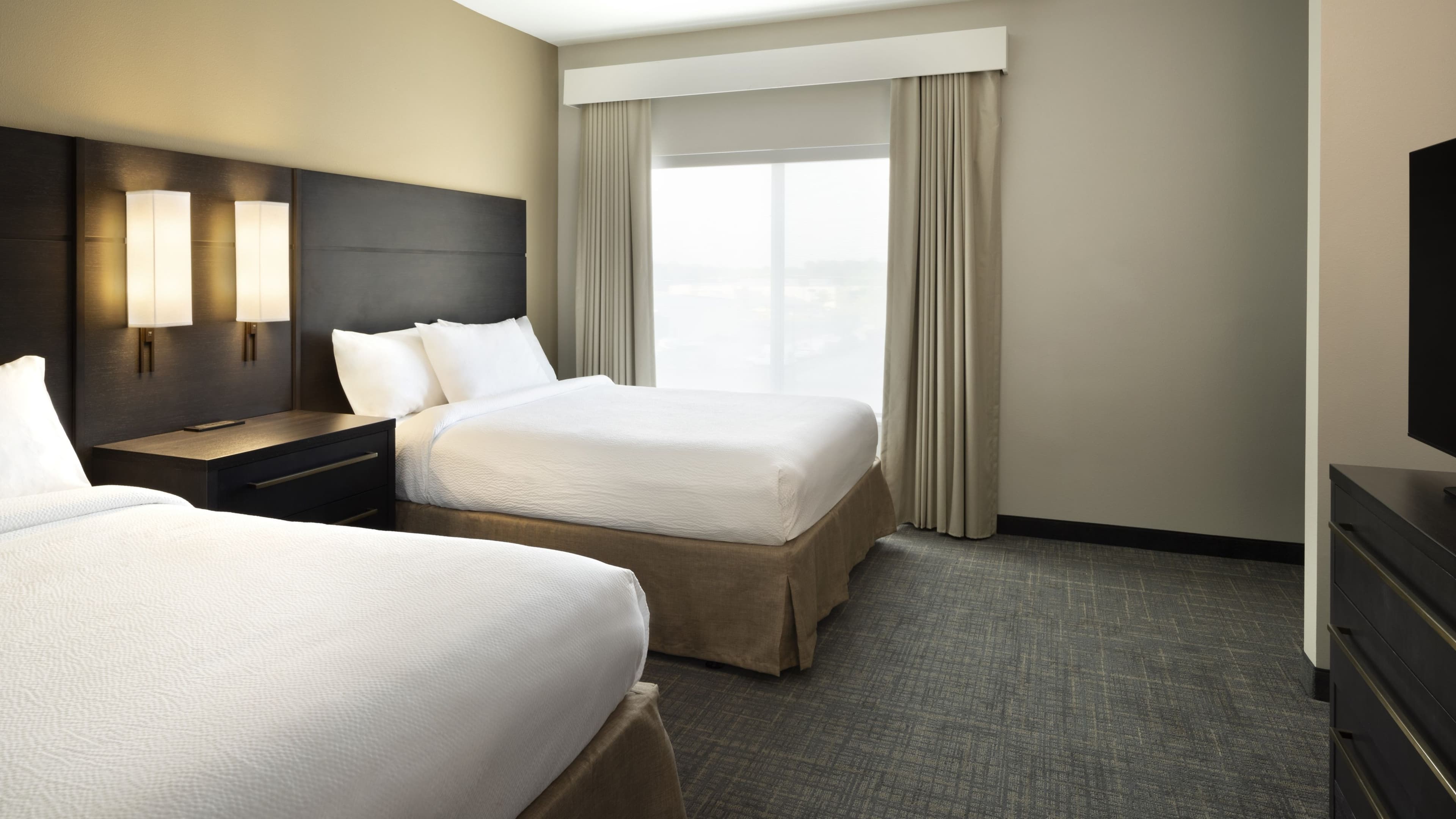 1 Bedroom Suite - Image 4