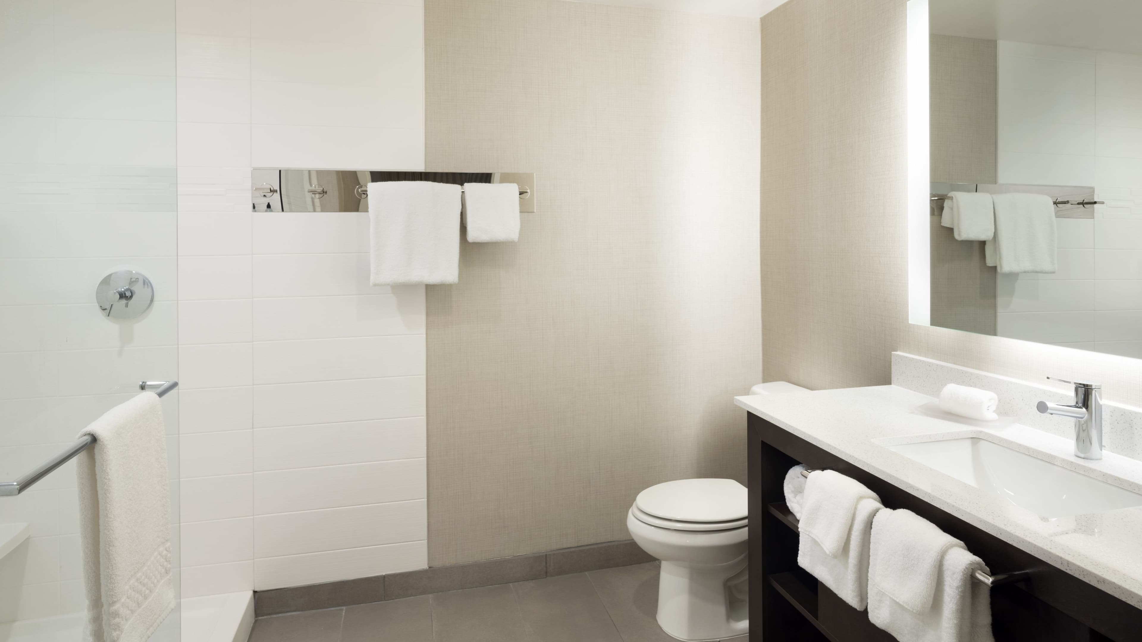 1 Bedroom Suite - Image 7